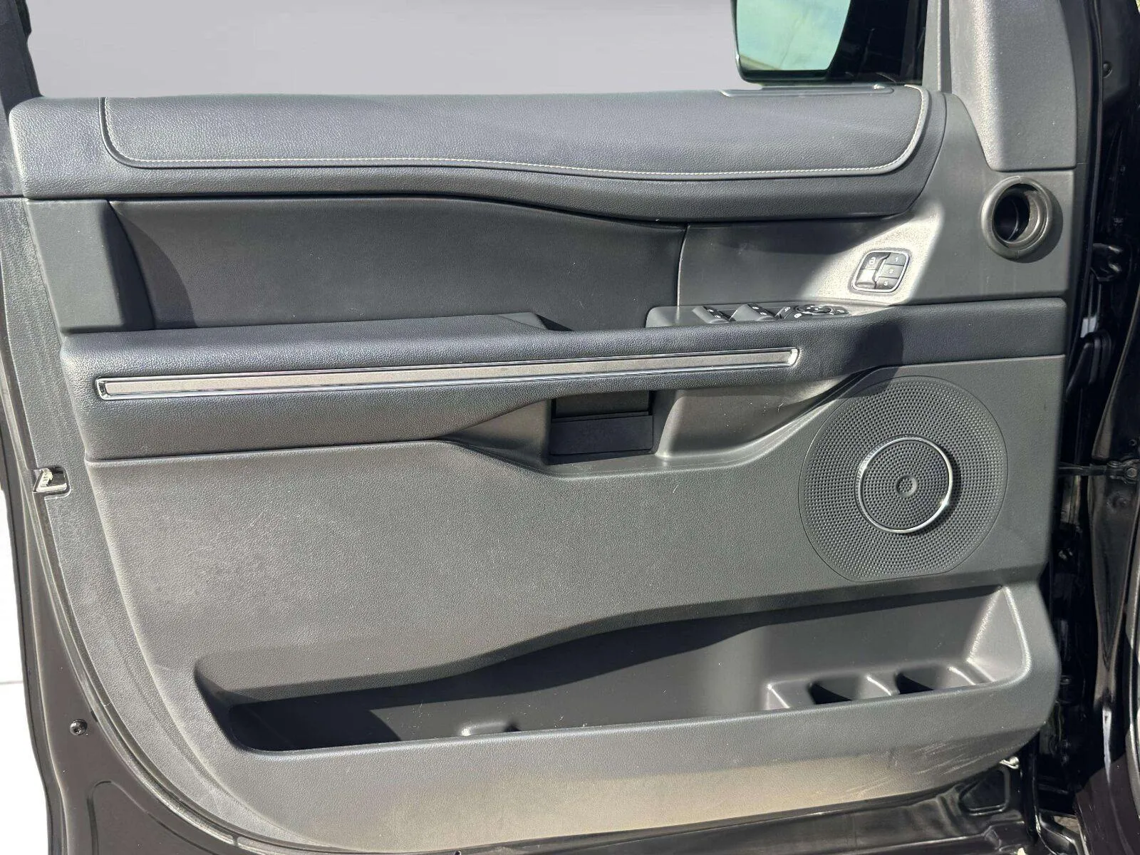 Ford Expedition photo 18