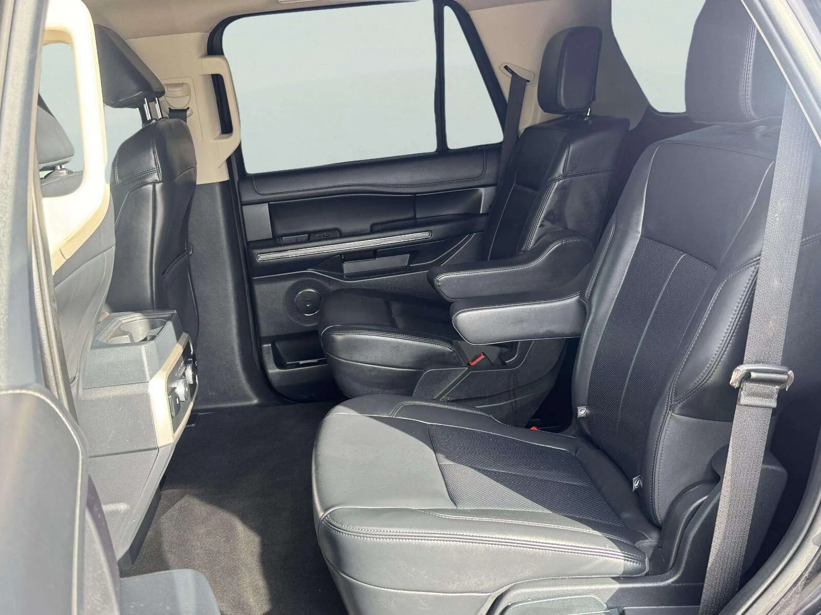 Ford Expedition photo 39
