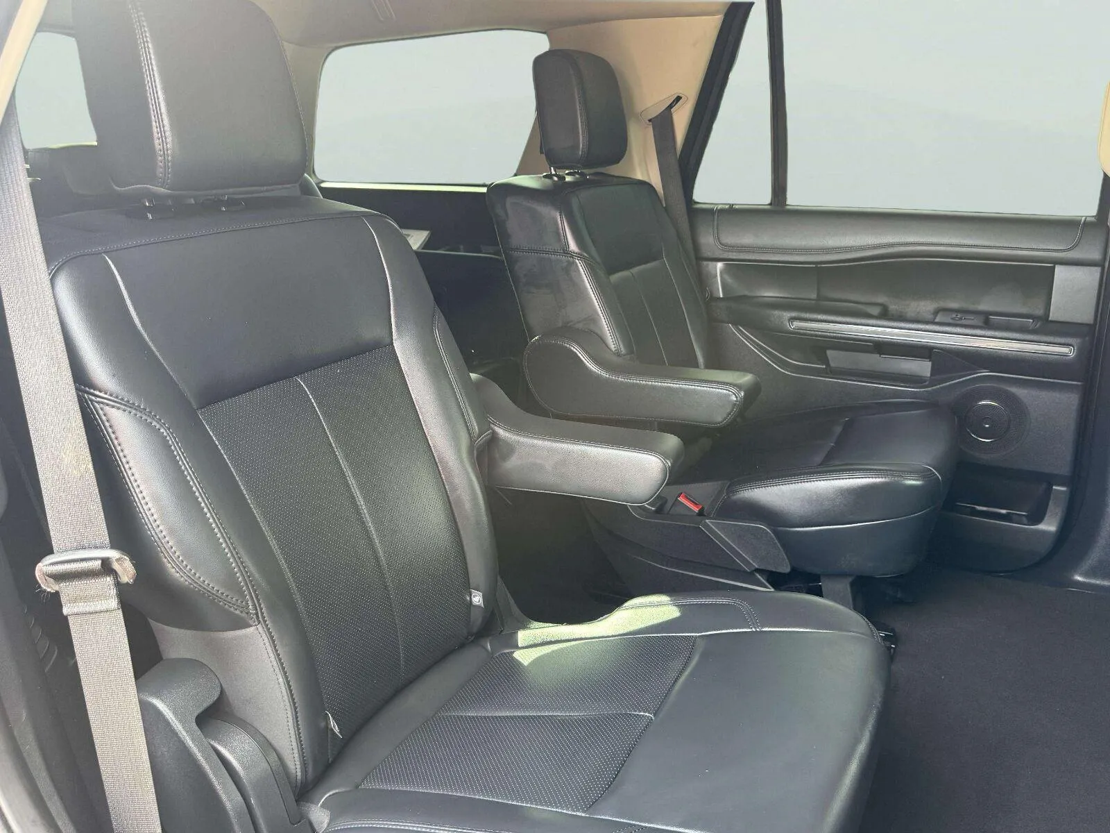 Ford Expedition photo 47