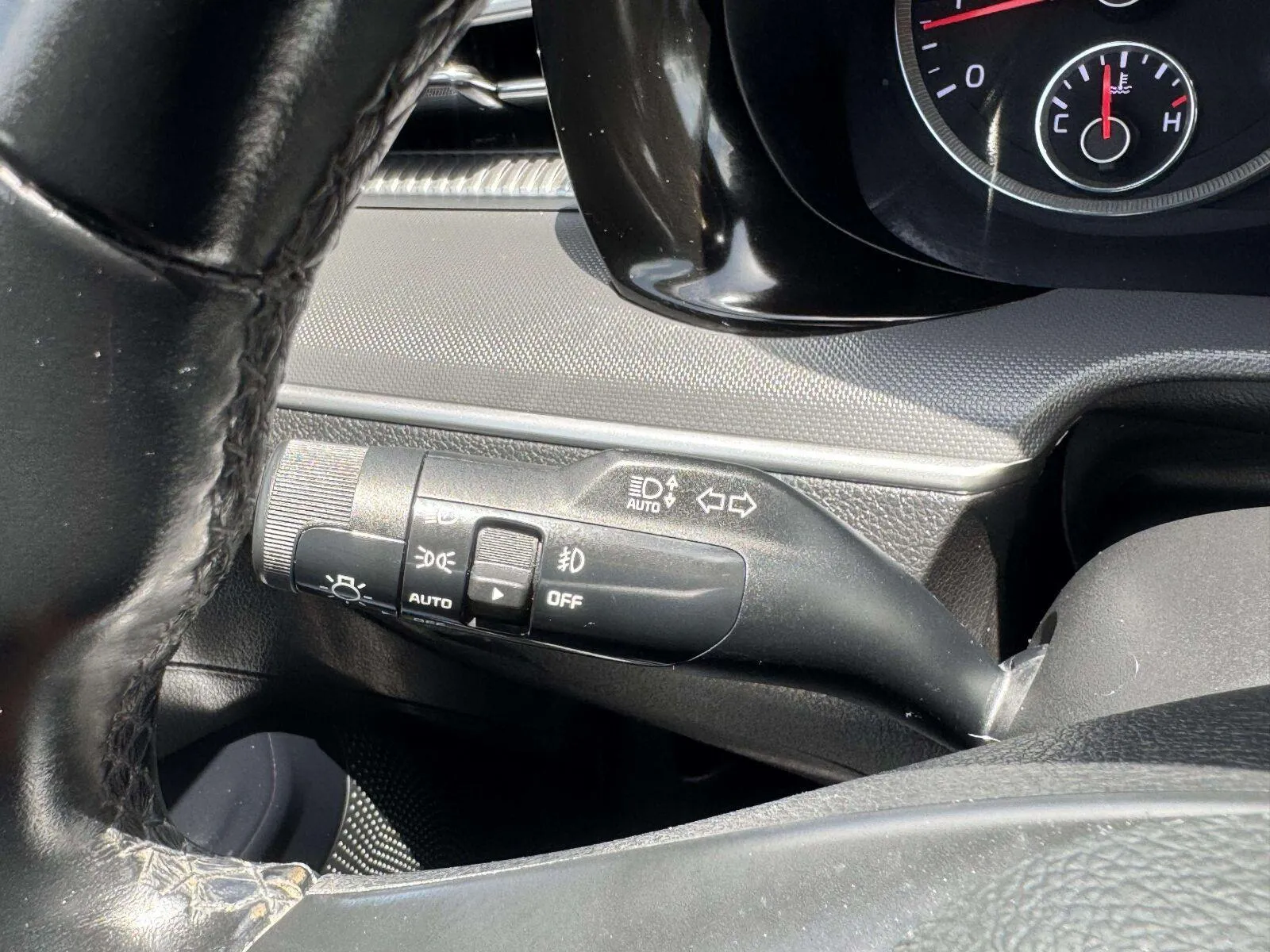Kia K5 photo 24