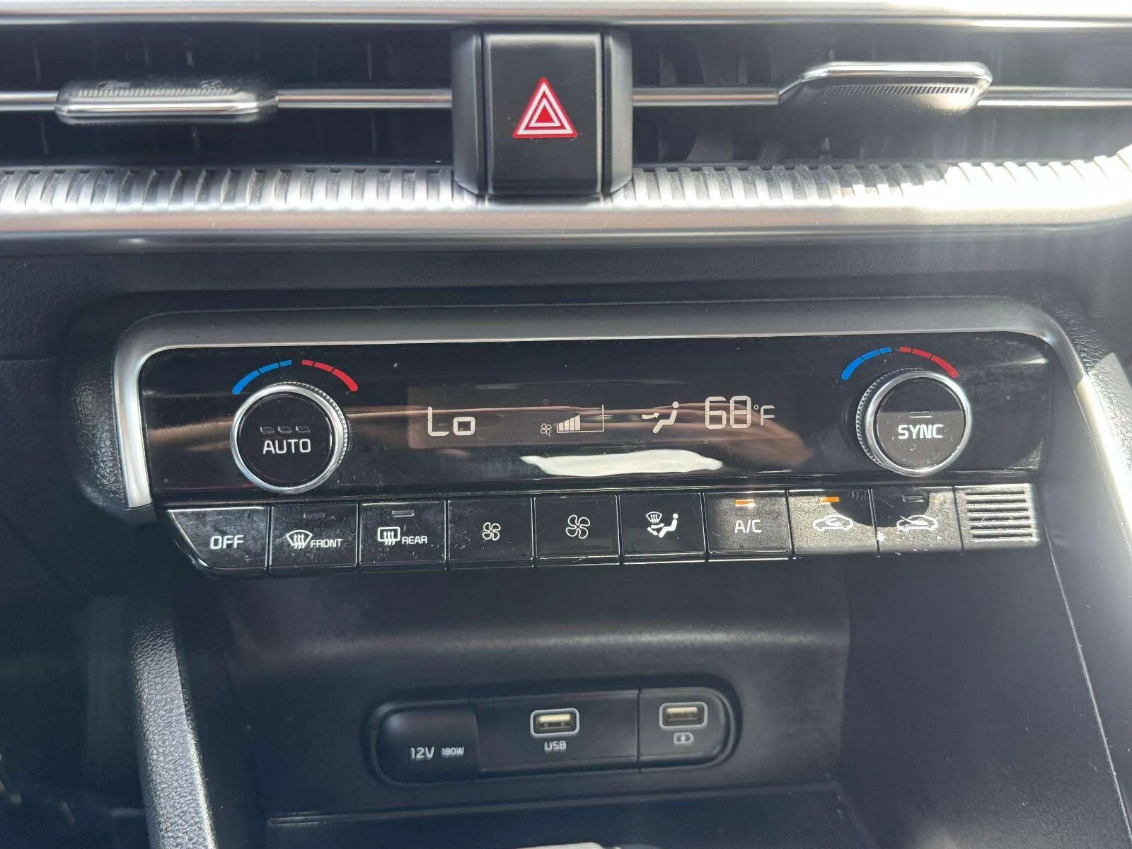 Kia K5 photo 33
