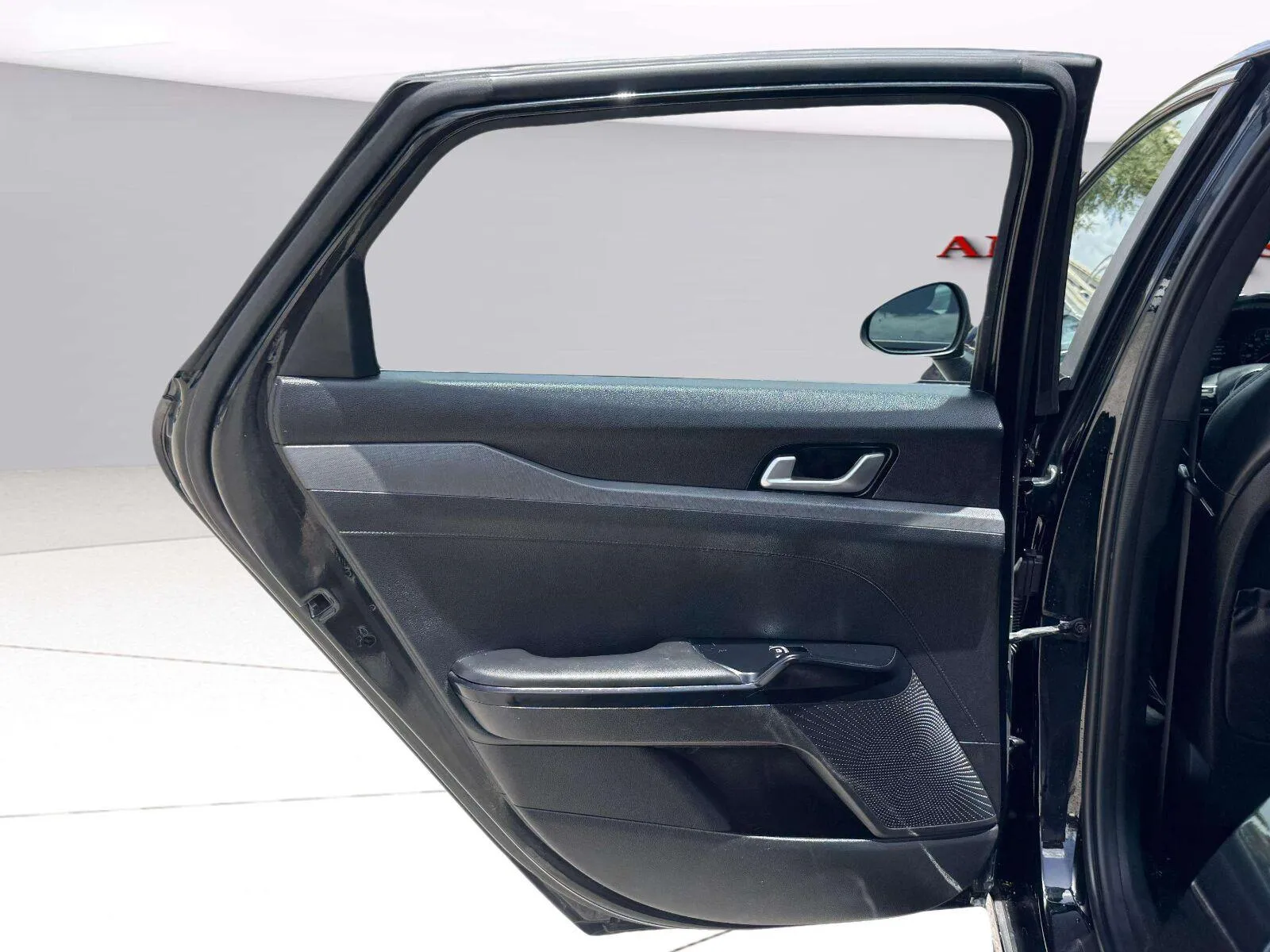 Kia K5 photo 36