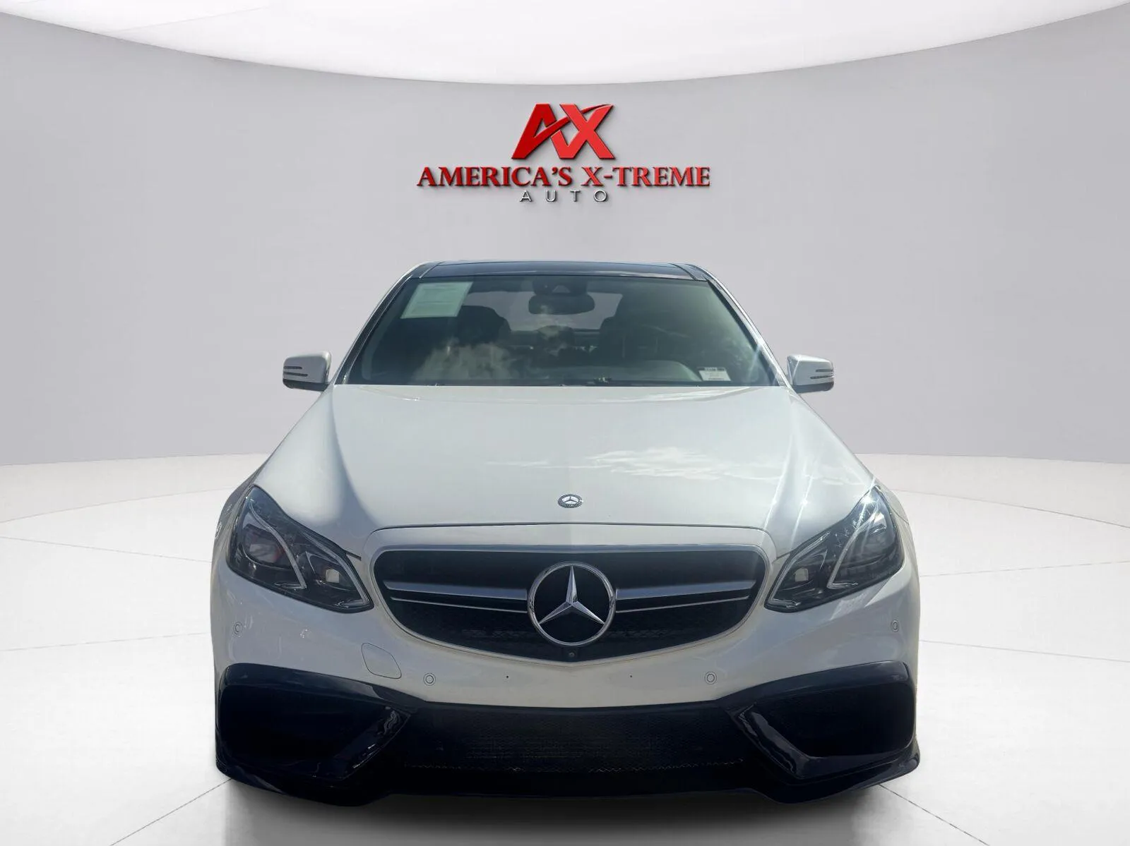 Mercedes-Benz E-Class photo 8