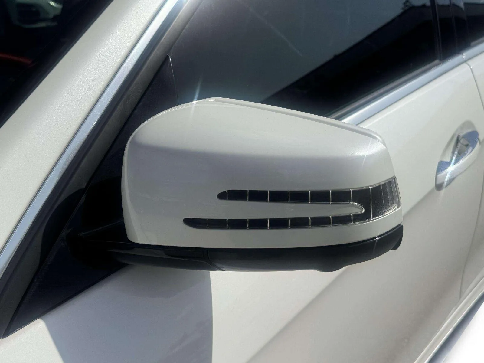 Mercedes-Benz E-Class photo 12