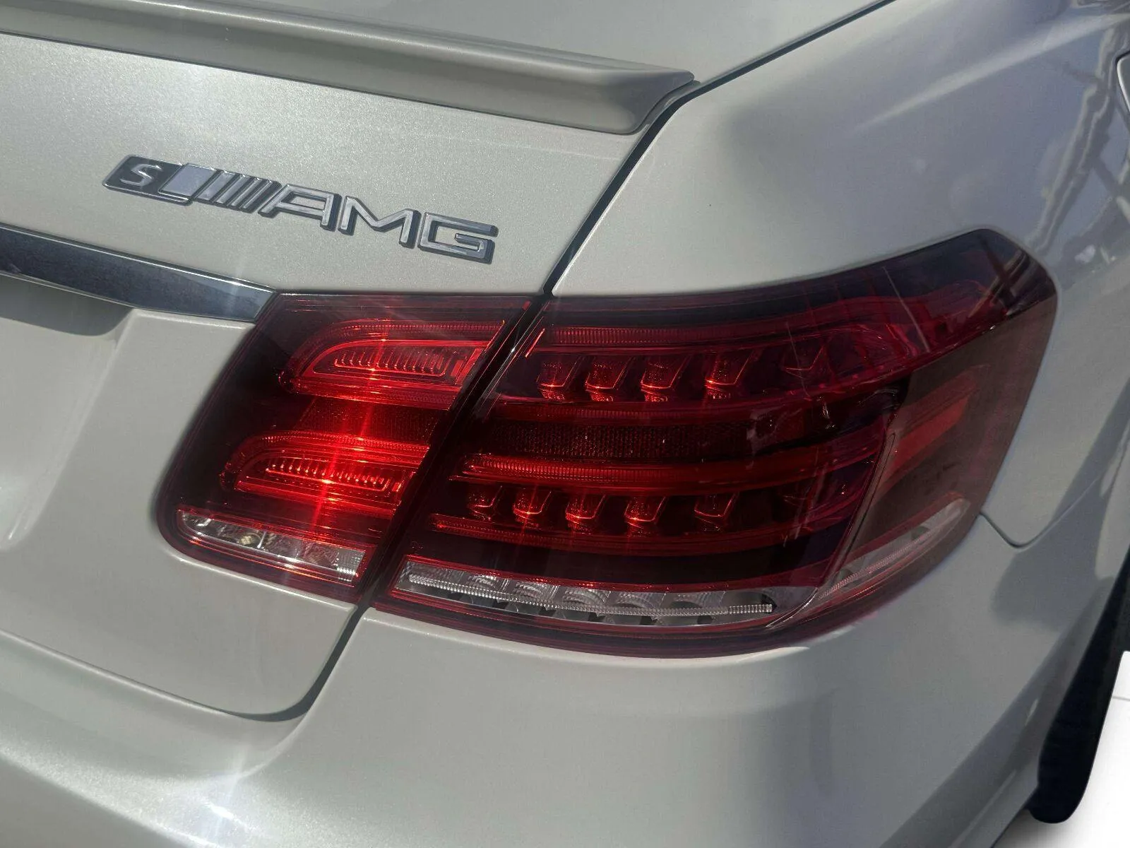 Mercedes-Benz E-Class photo 14