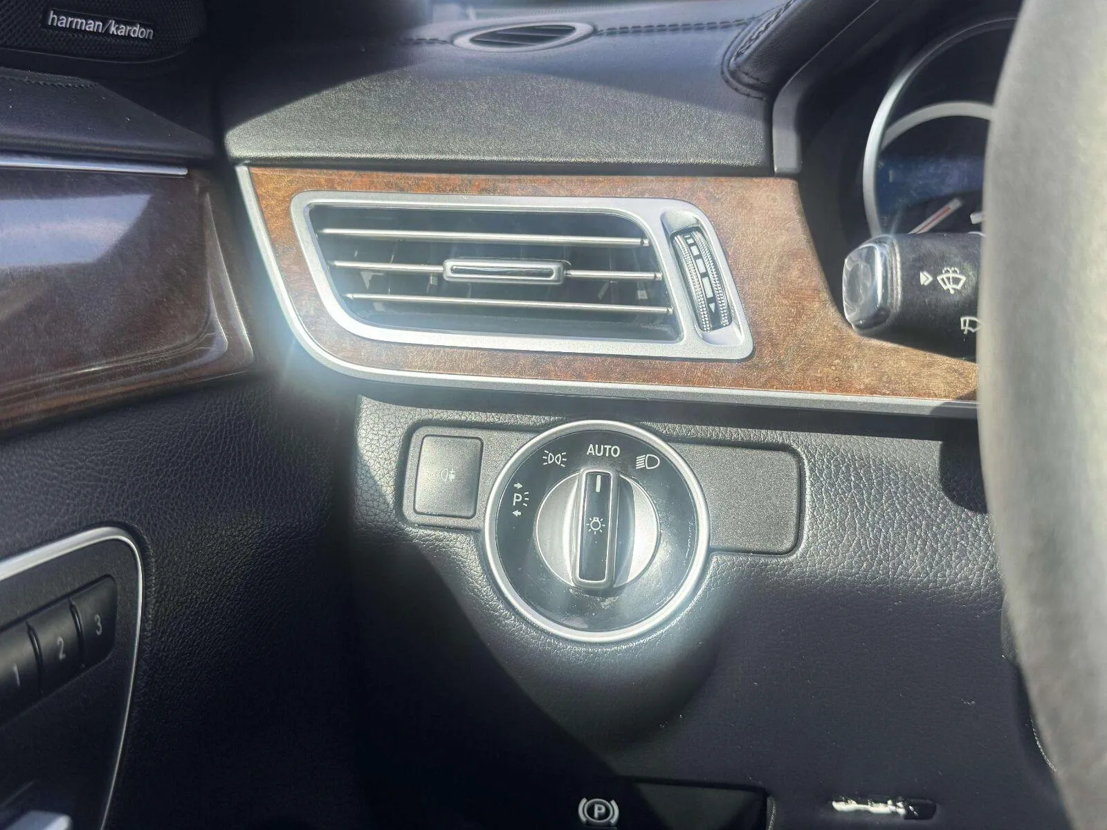 Mercedes-Benz E-Class photo 21