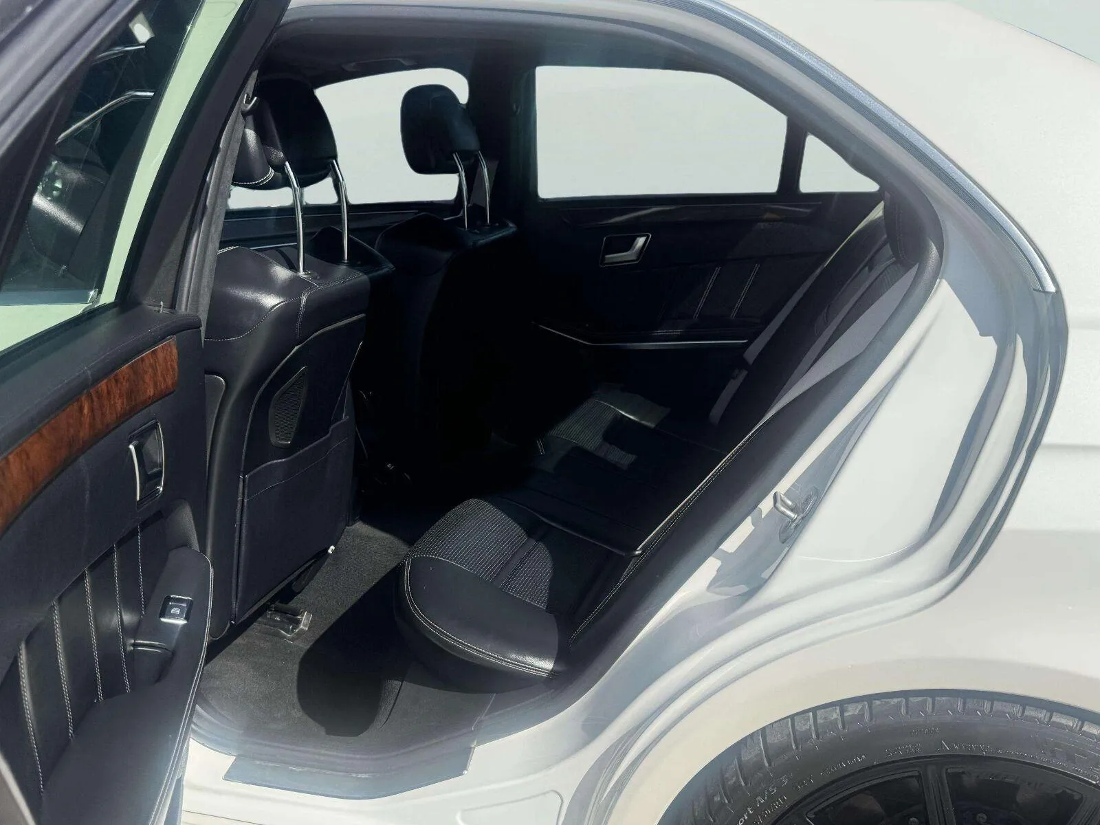 Mercedes-Benz E-Class photo 33