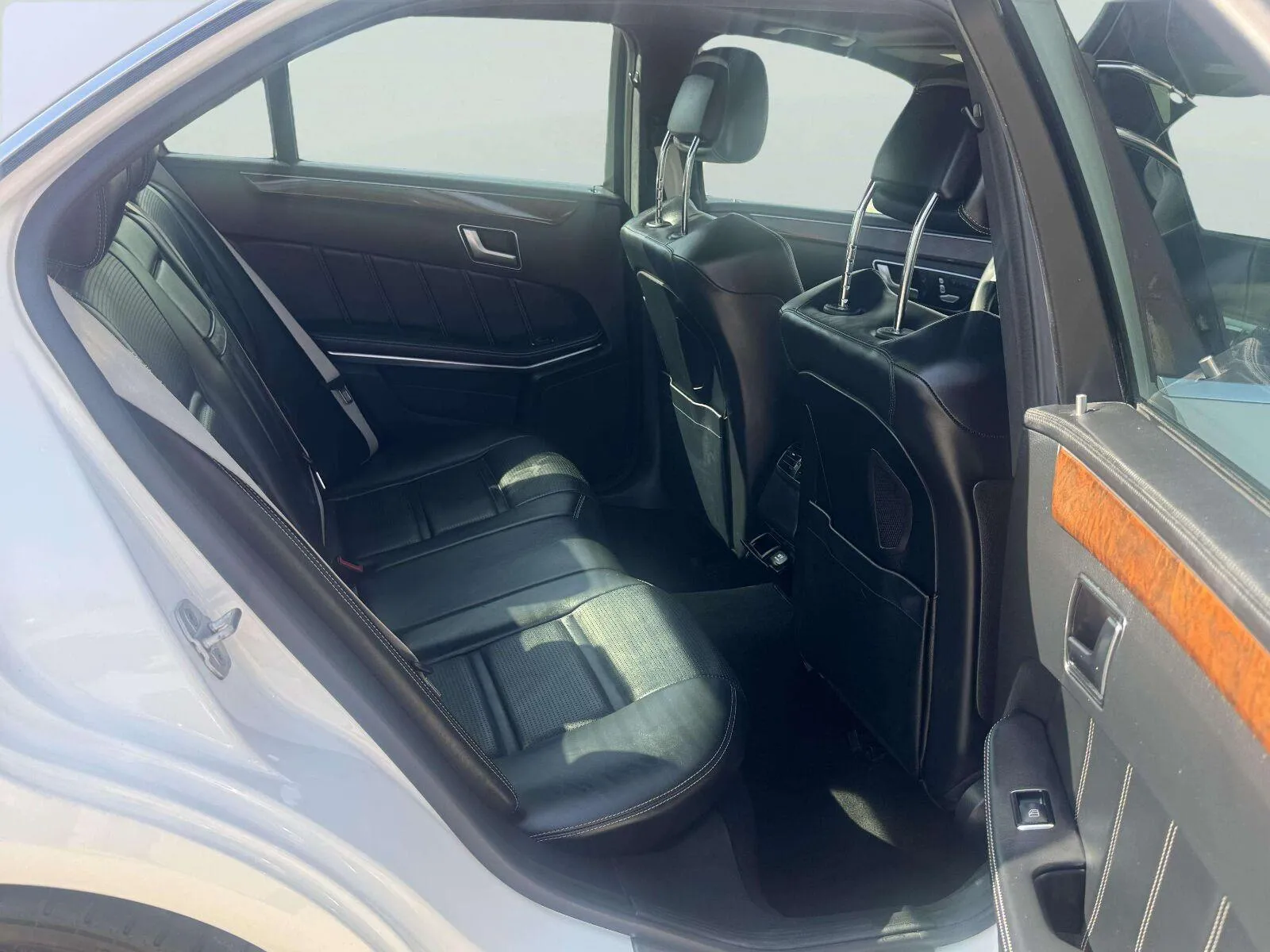 Mercedes-Benz E-Class photo 38