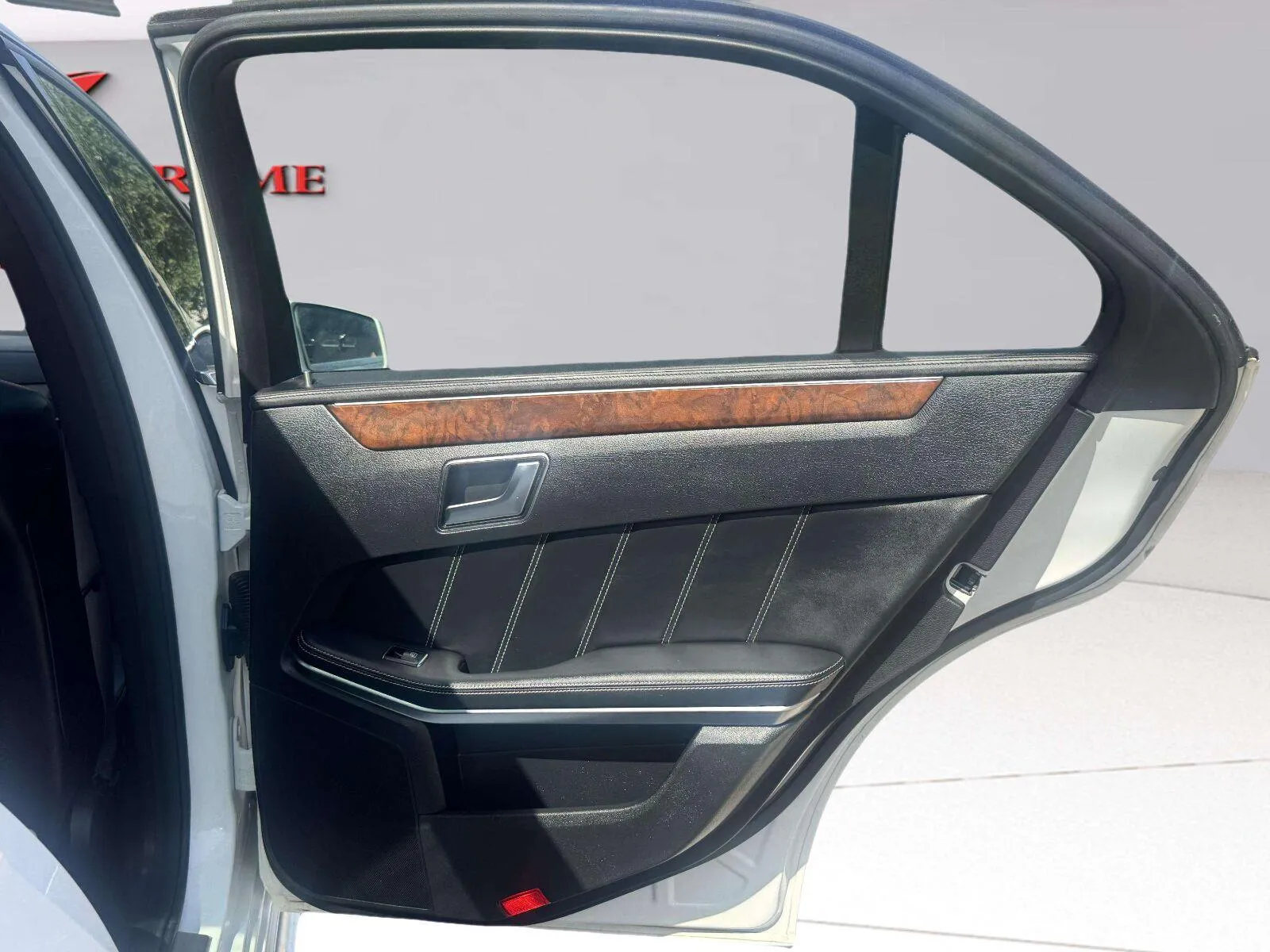 Mercedes-Benz E-Class photo 39