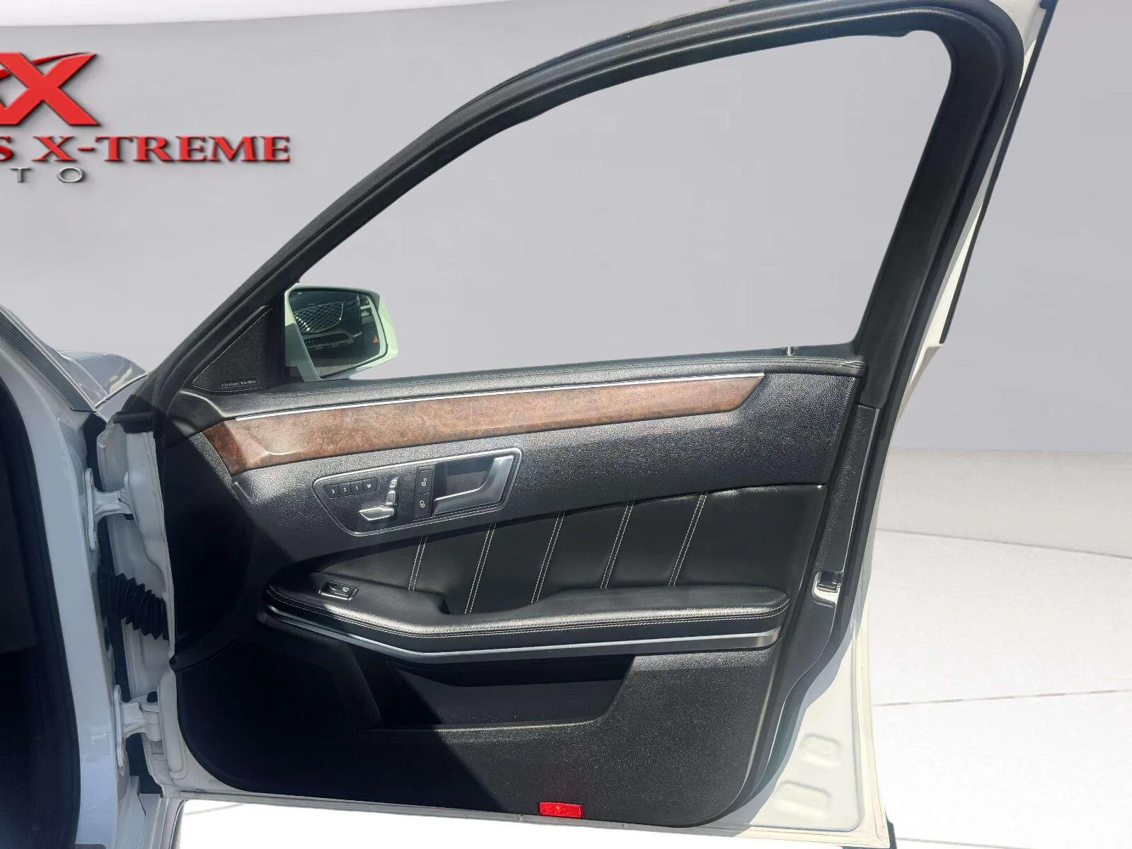 Mercedes-Benz E-Class photo 47