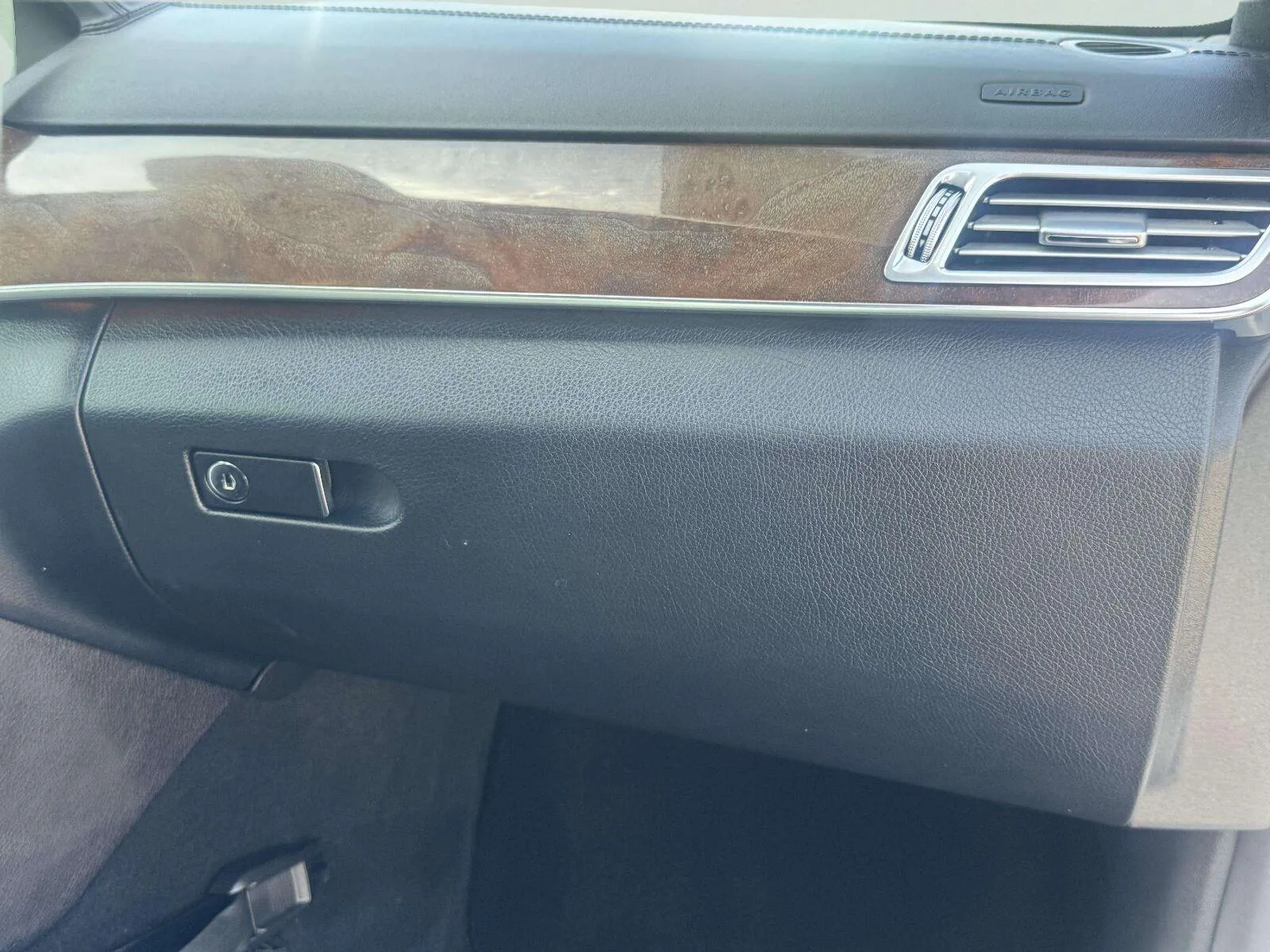 Mercedes-Benz E-Class photo 53