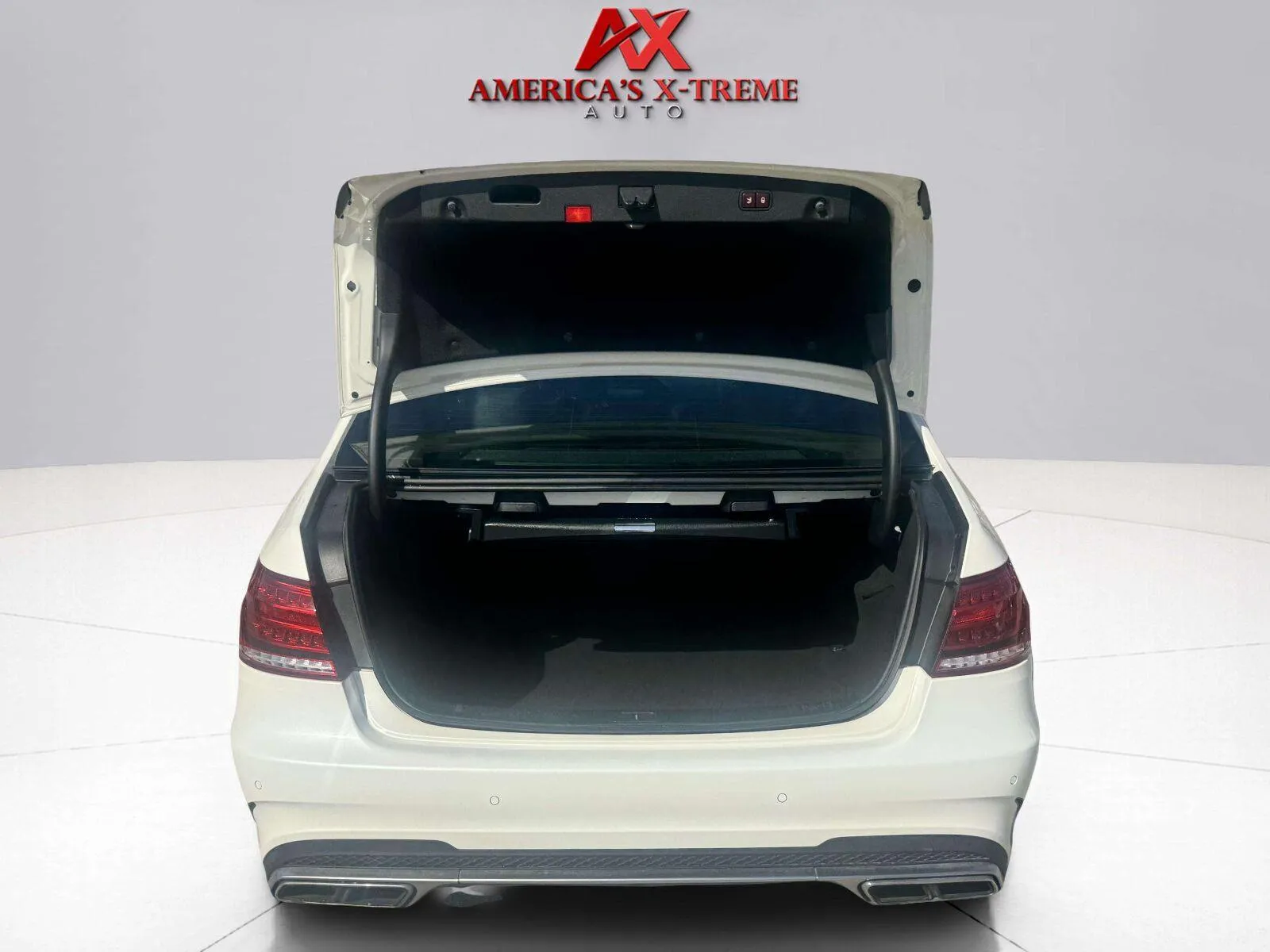 Mercedes-Benz E-Class photo 54