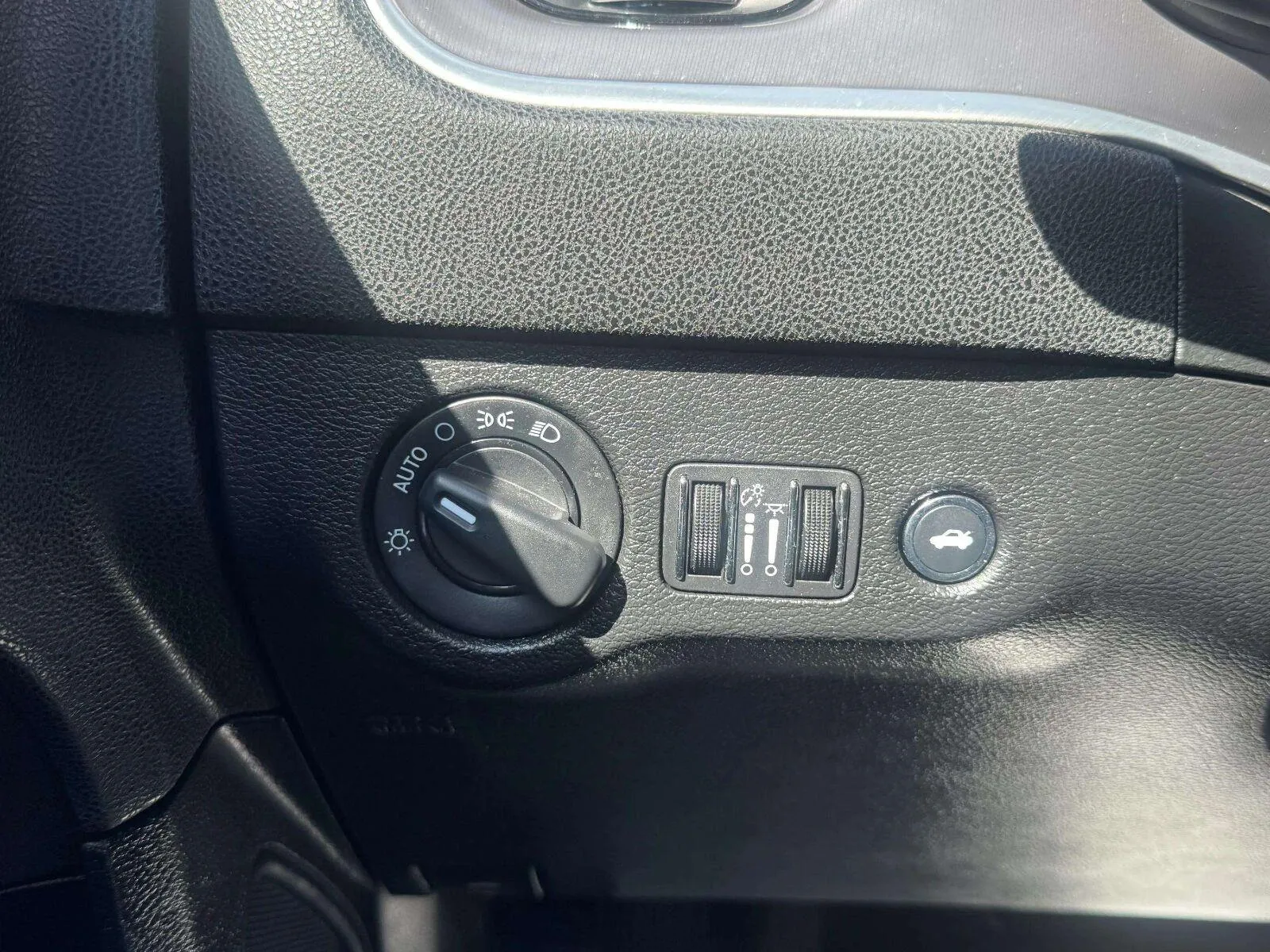 Dodge Charger photo 22