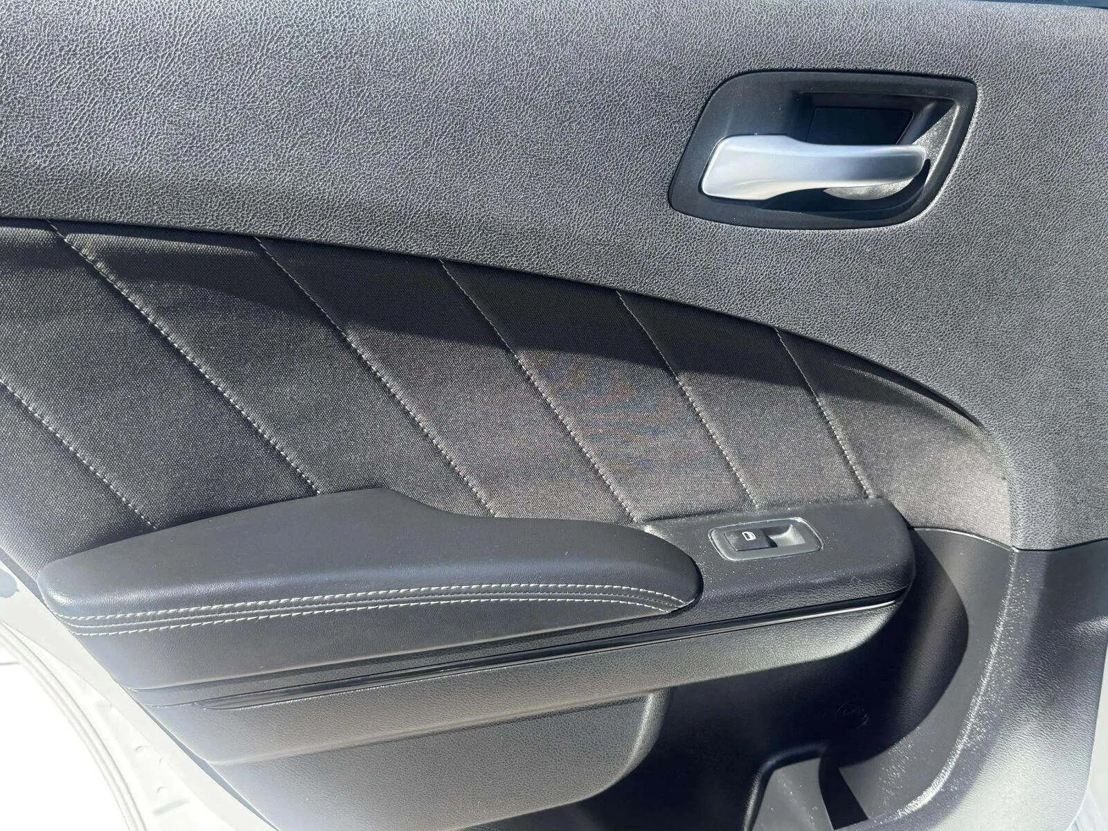 Dodge Charger photo 36