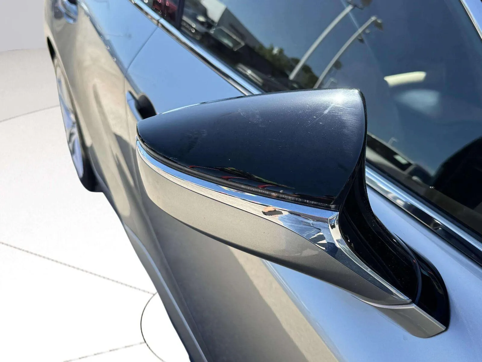 Lexus IS photo 10