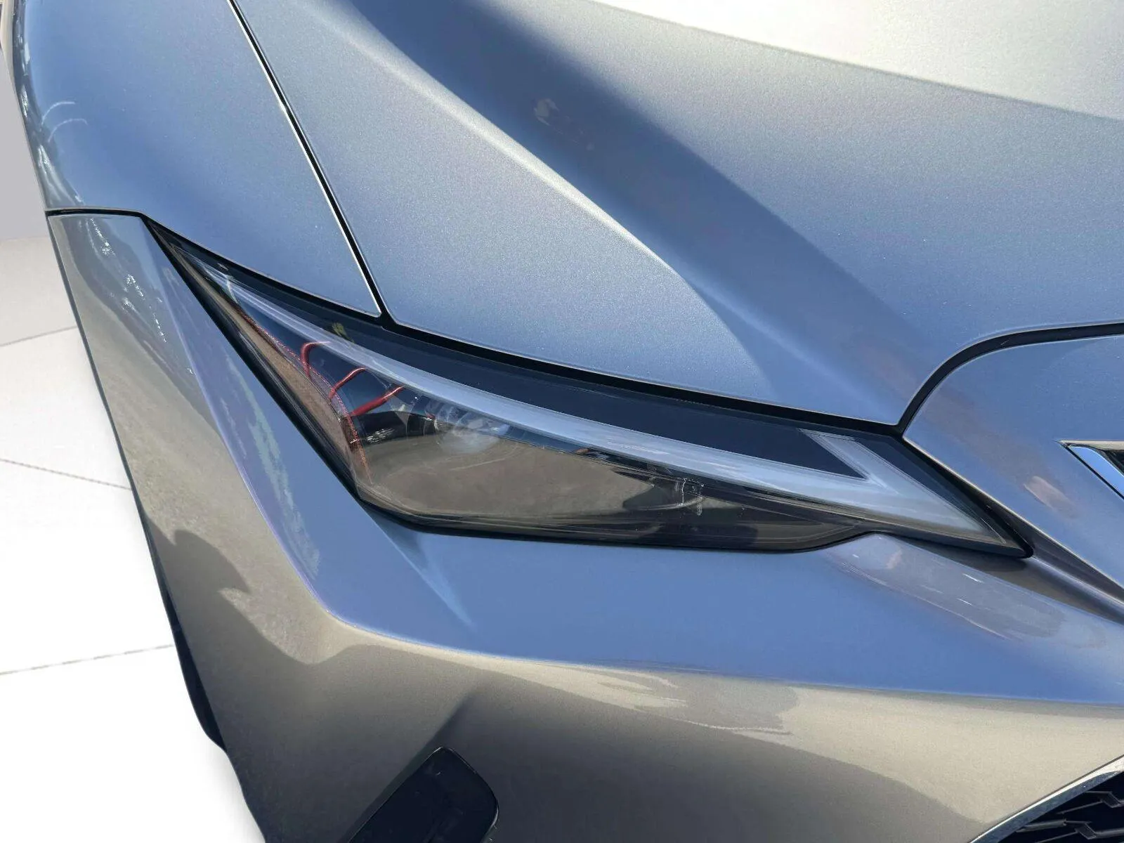Lexus IS photo 11
