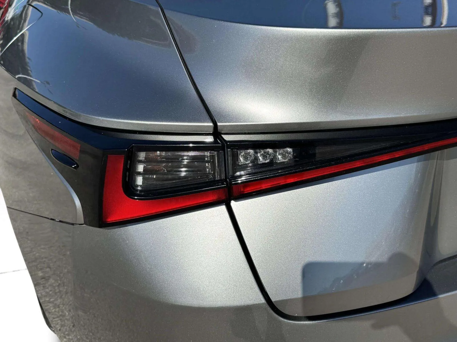 Lexus IS photo 14