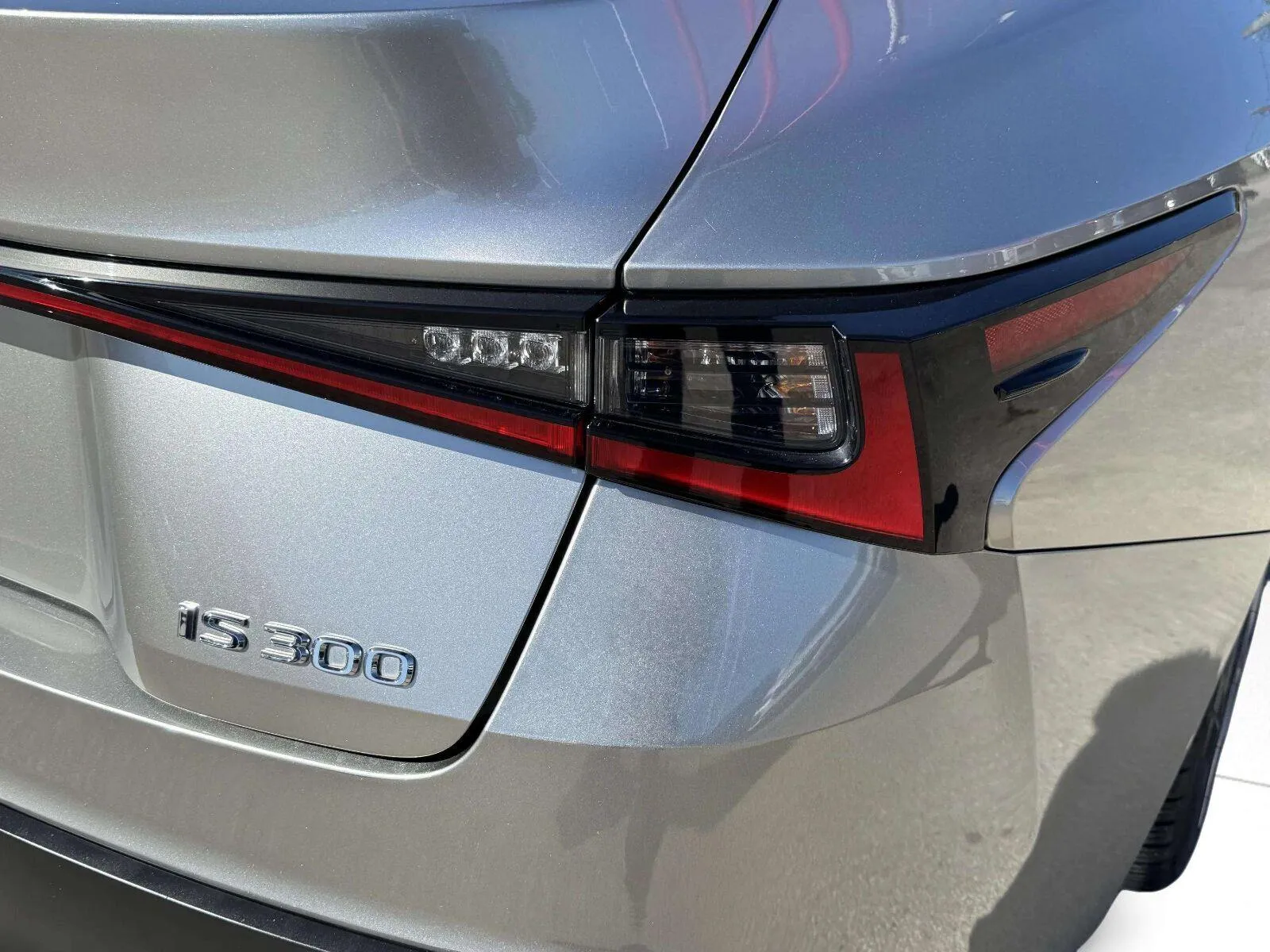 Lexus IS photo 15