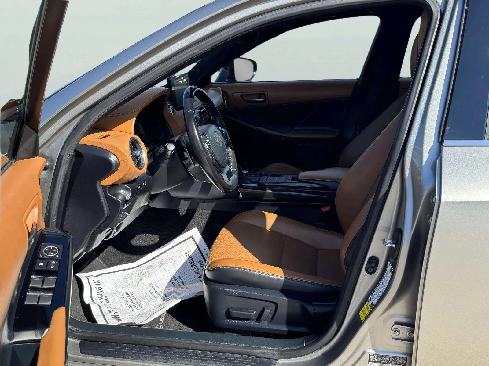 Lexus IS photo 16