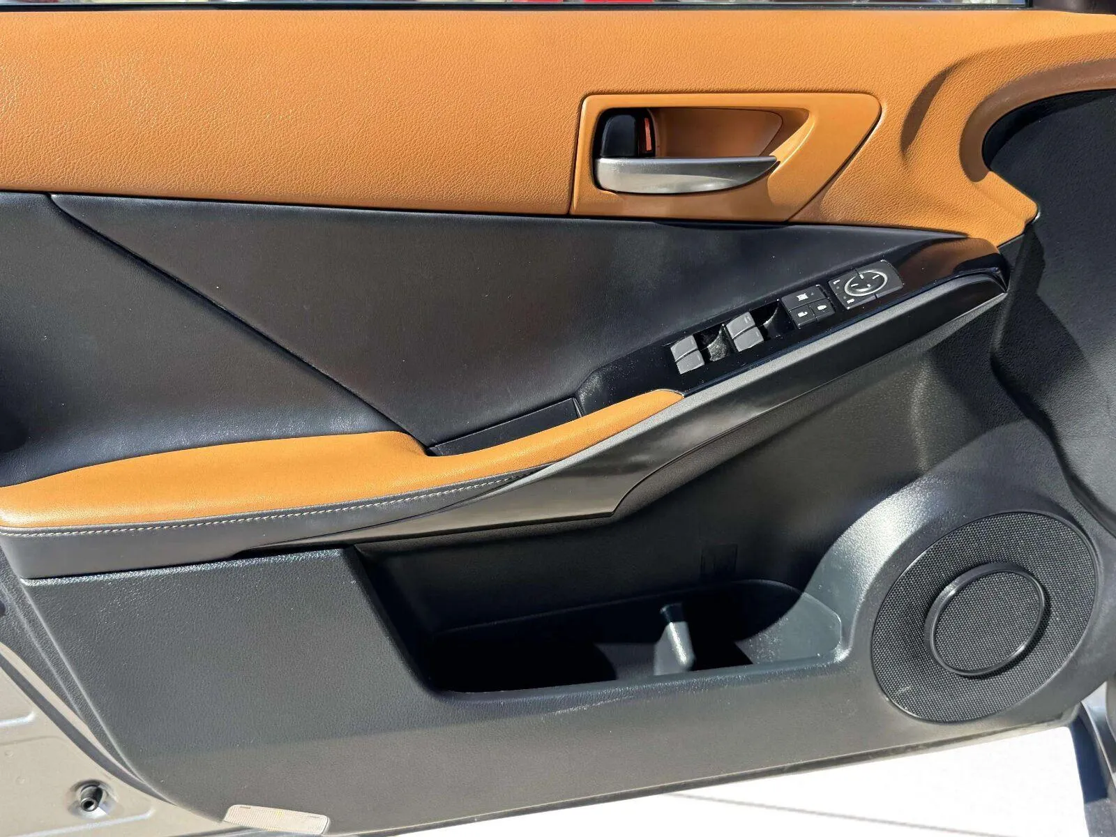 Lexus IS photo 18