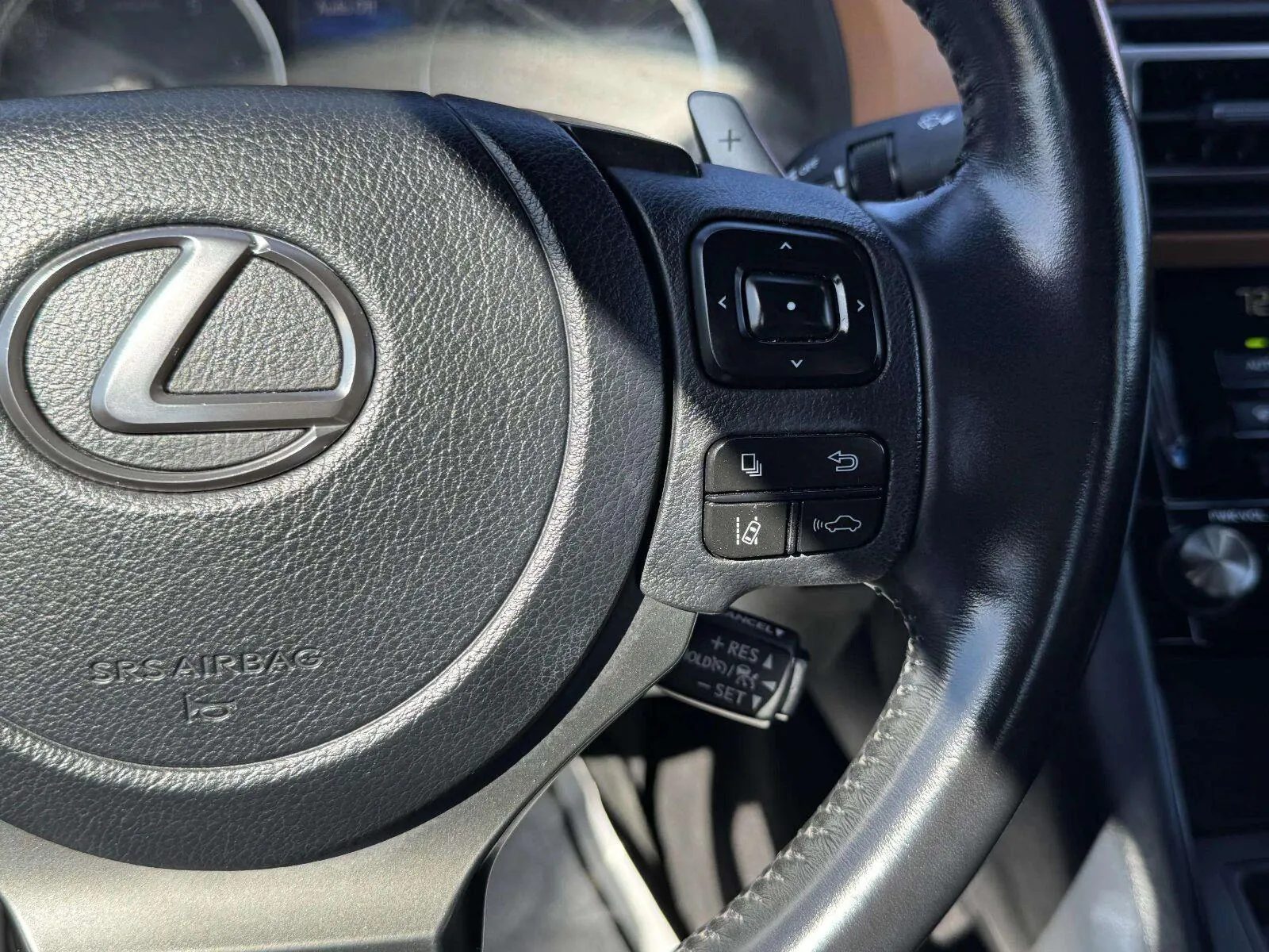 Lexus IS photo 27