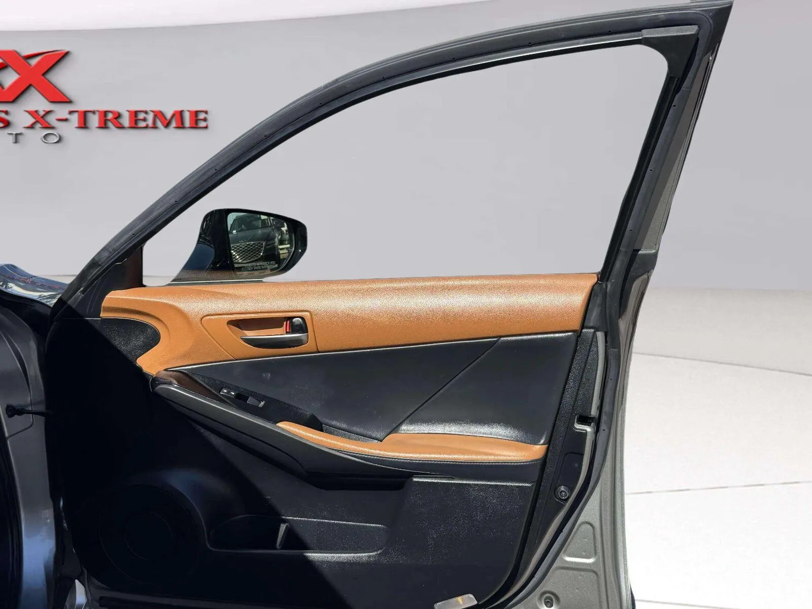 Lexus IS photo 49