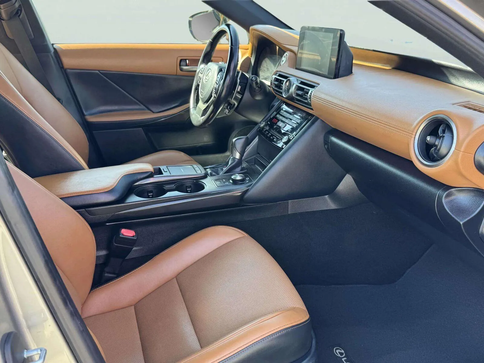Lexus IS photo 52