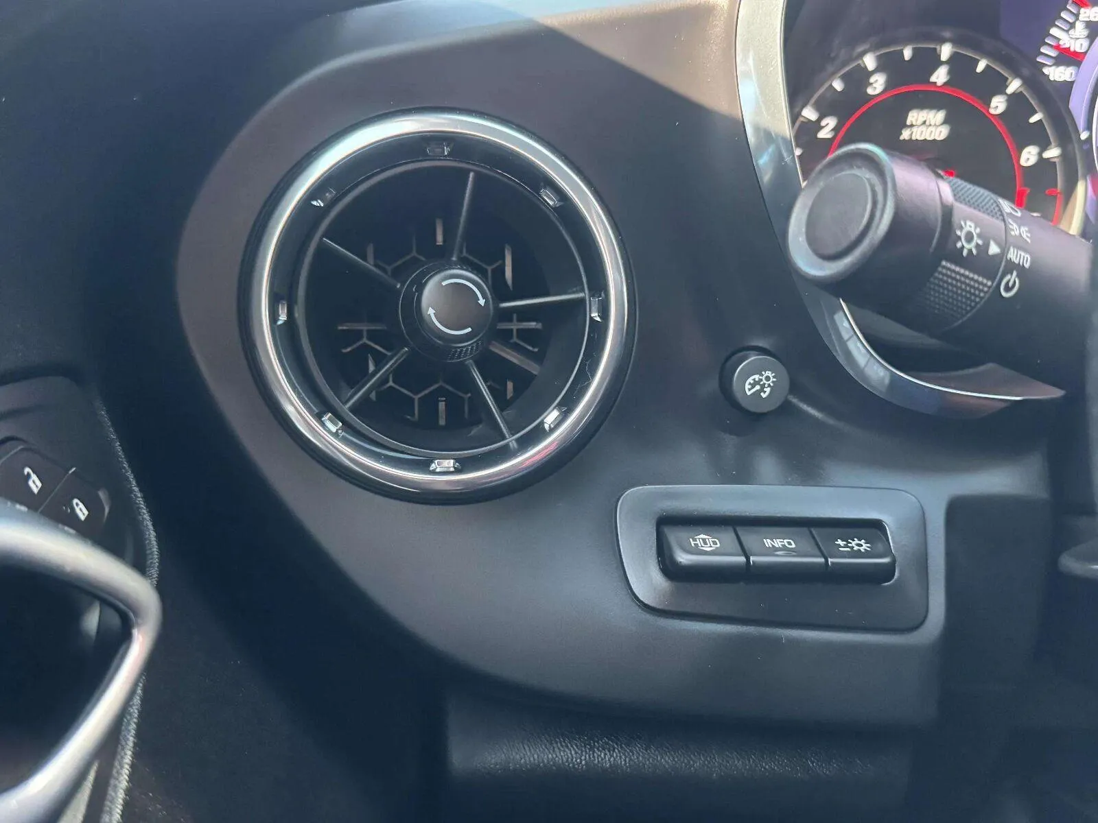 2019 Chevrolet Camaro 22