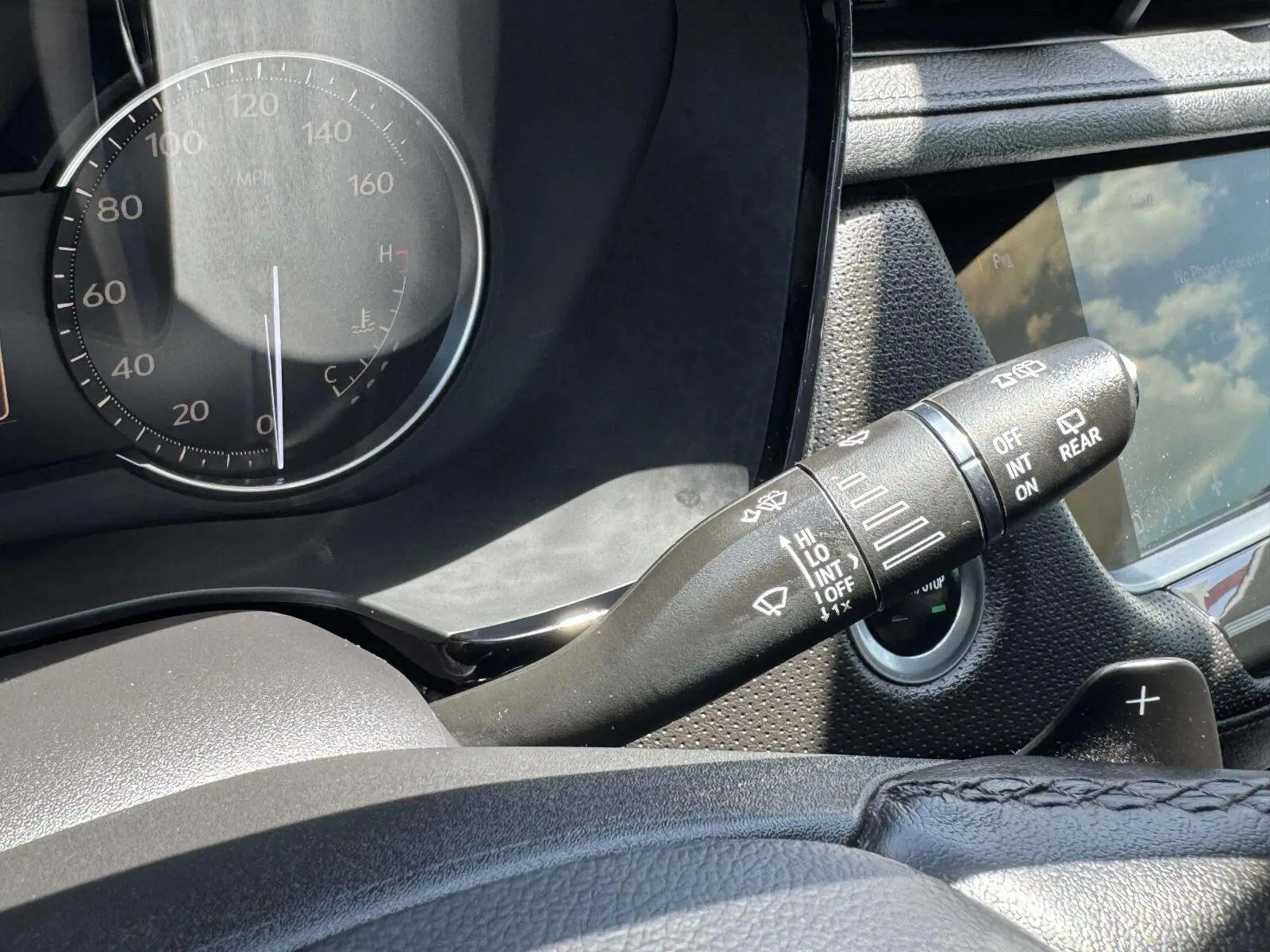 Cadillac XT6 photo 26