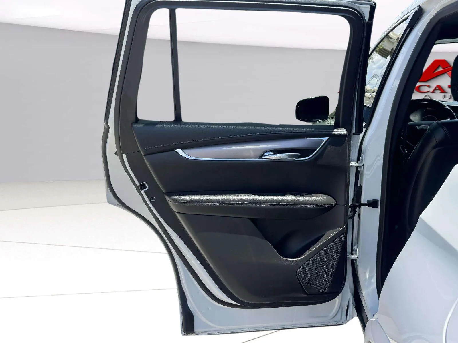 Cadillac XT6 photo 37