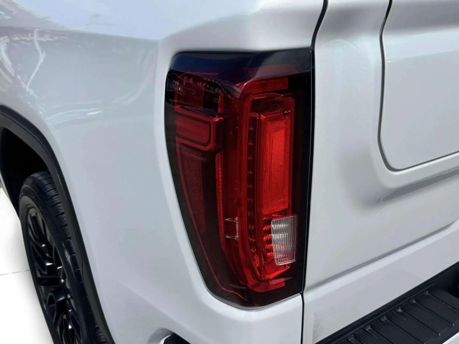 GMC Sierra photo 15