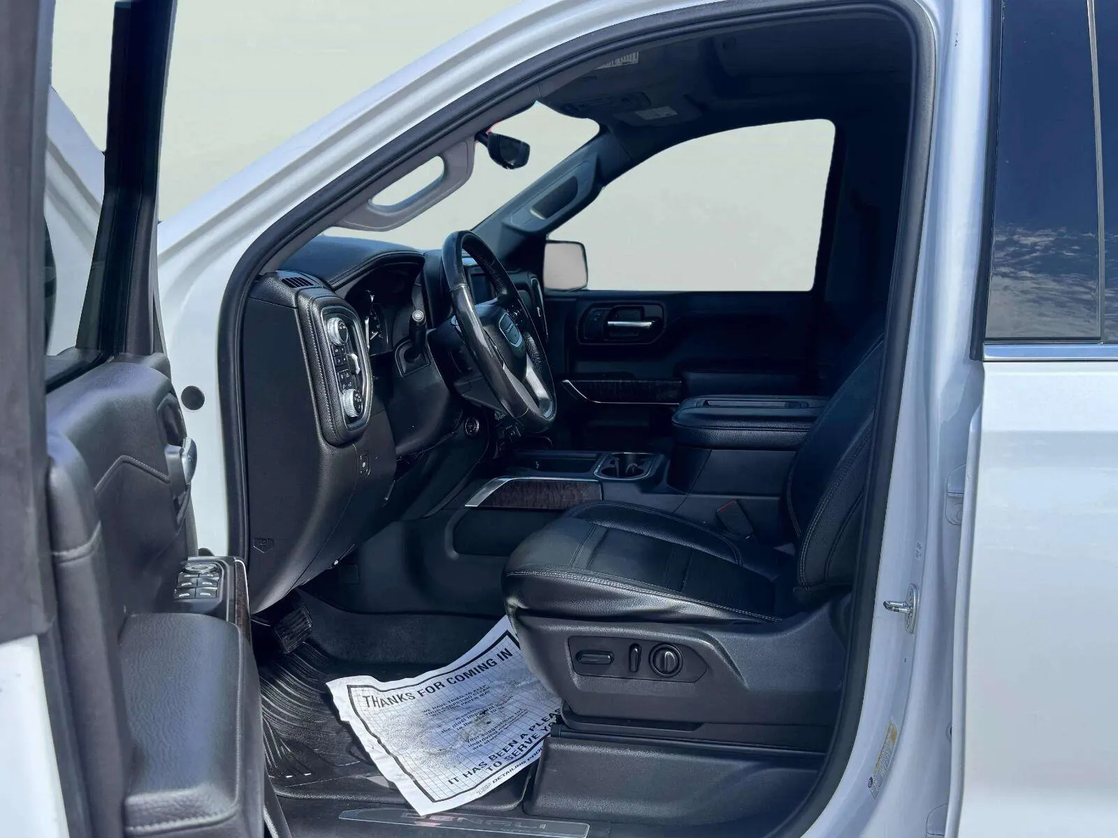 GMC Sierra photo 17
