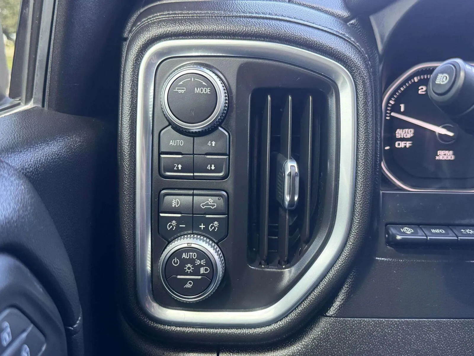 GMC Sierra photo 22
