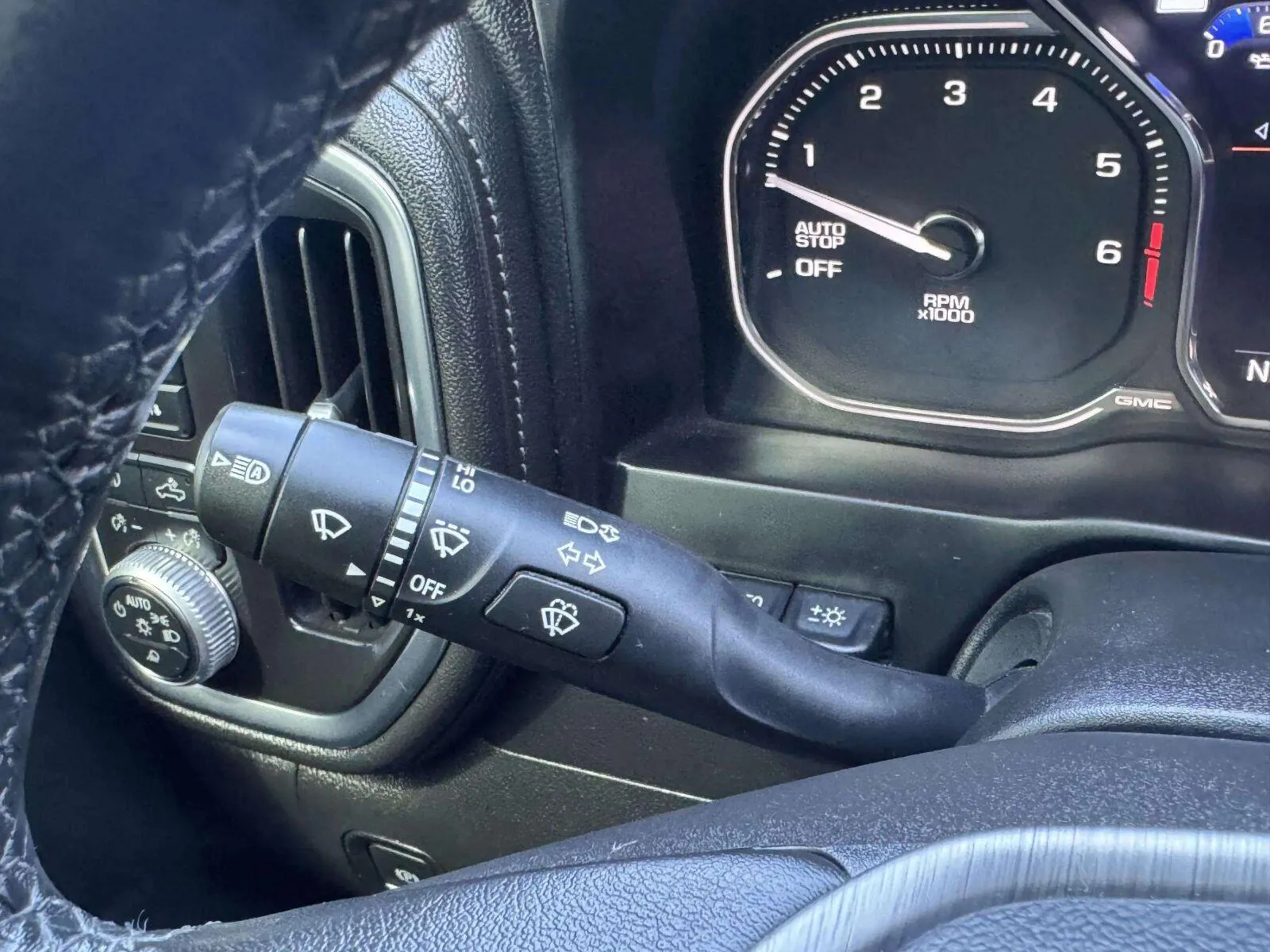 GMC Sierra photo 23