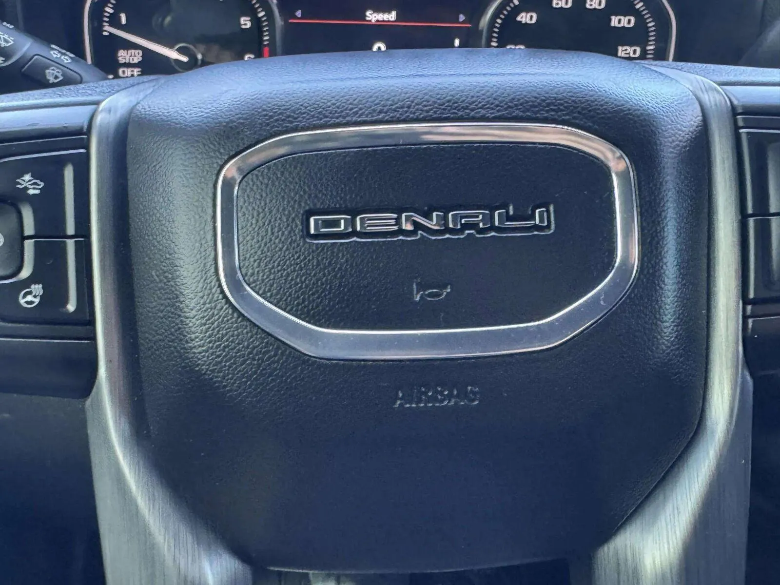 GMC Sierra photo 27
