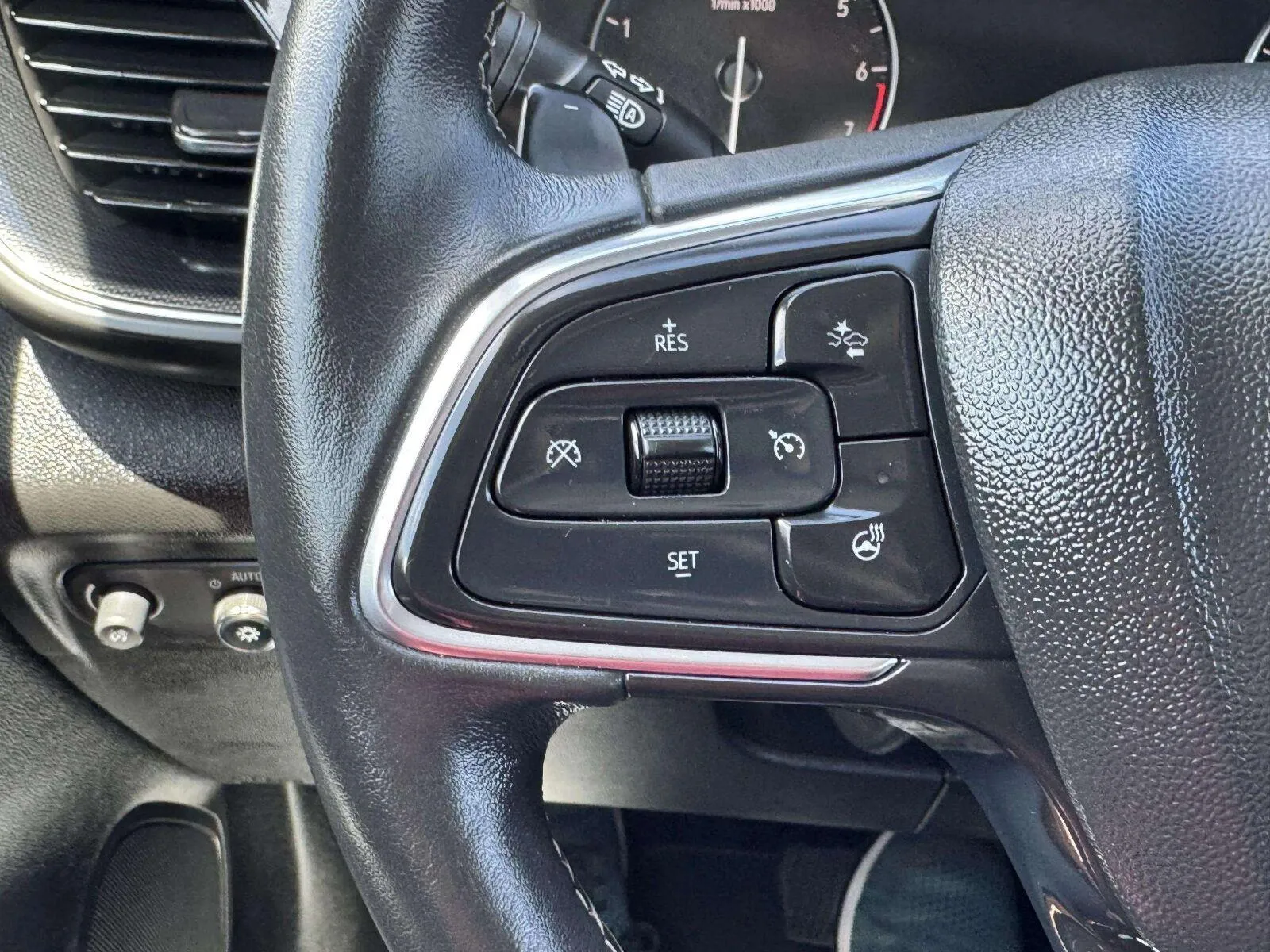 Buick Envision photo 24