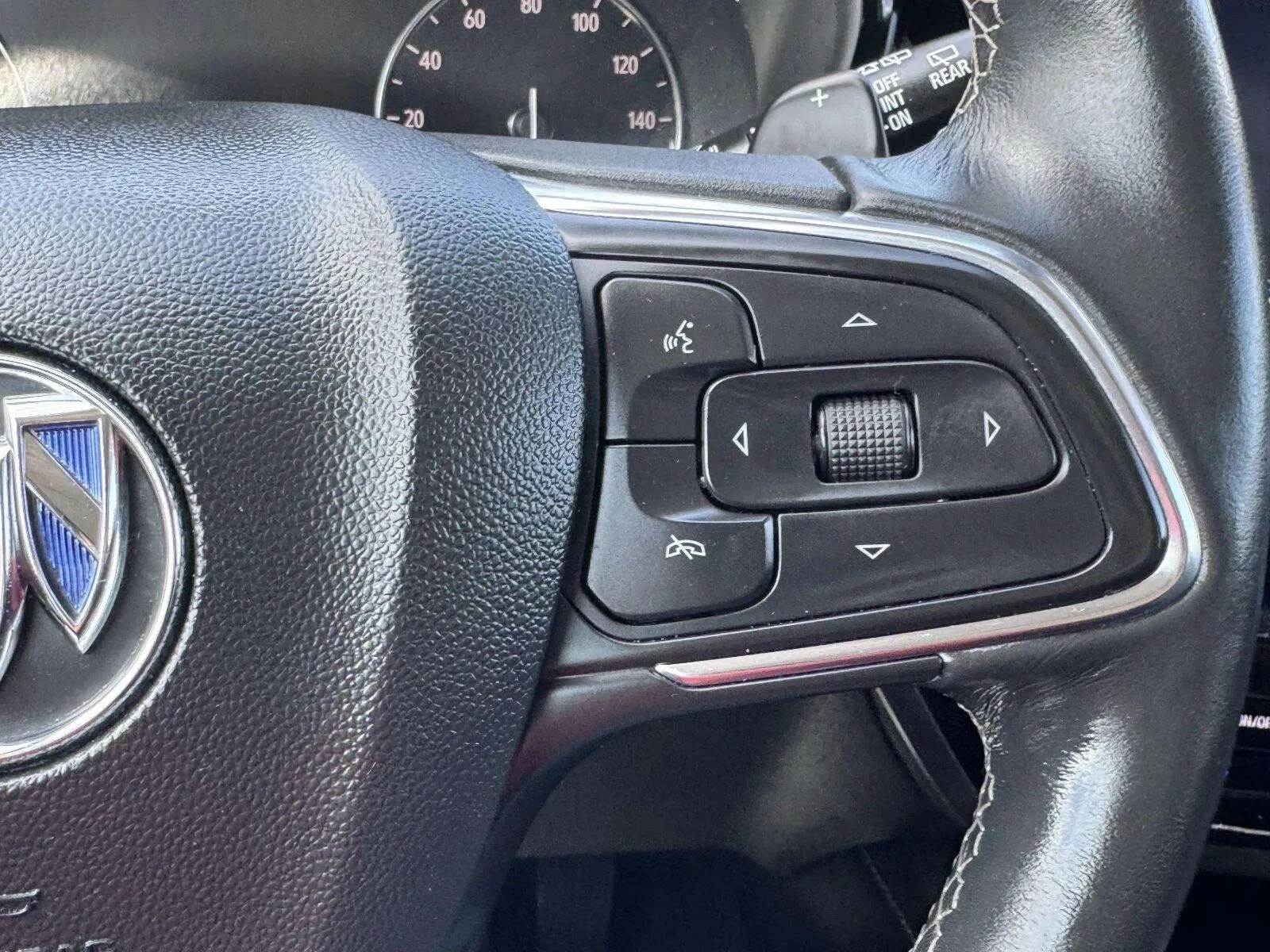 Buick Envision photo 26
