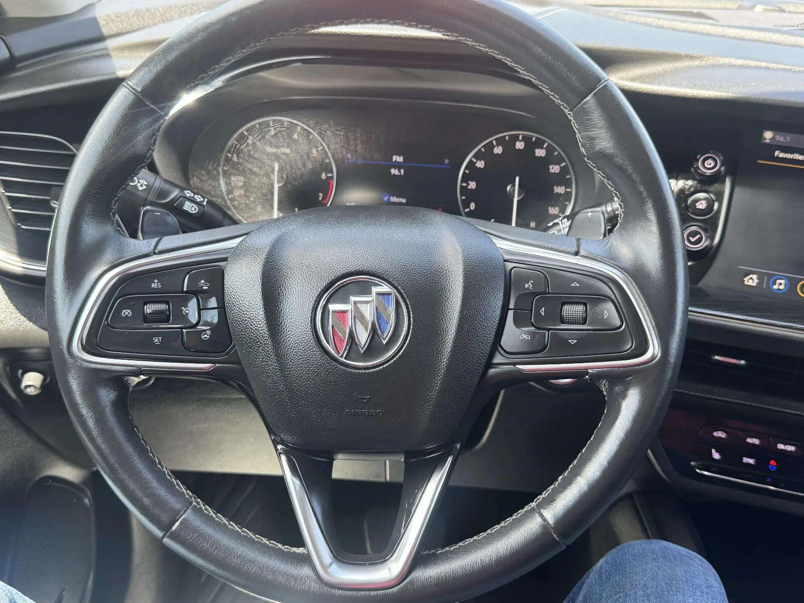 Buick Envision photo 28