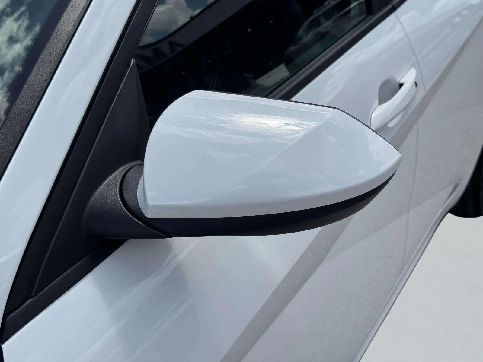 Hyundai Elantra photo 13
