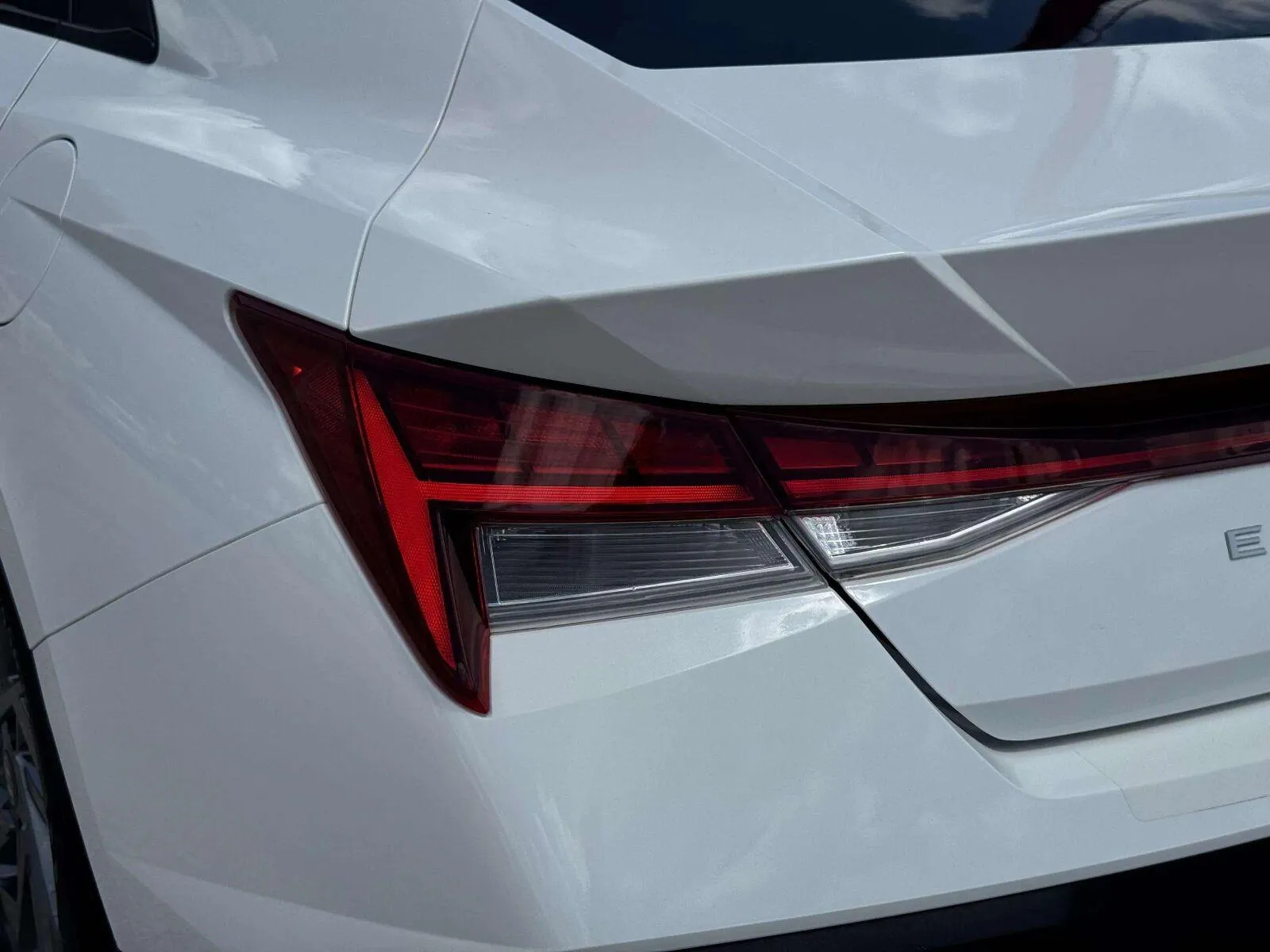 Hyundai Elantra photo 14