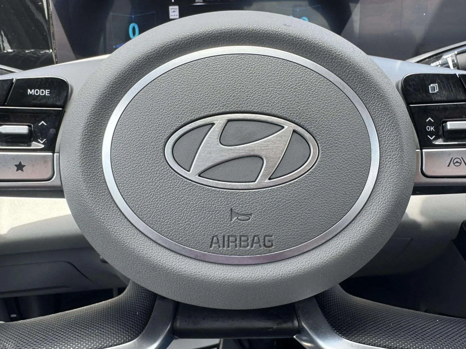 Hyundai Elantra photo 26