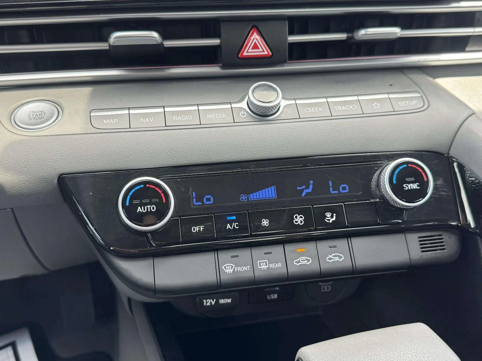 Hyundai Elantra photo 32