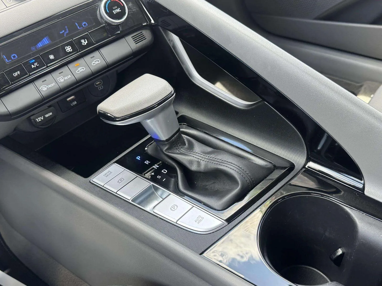 Hyundai Elantra photo 33