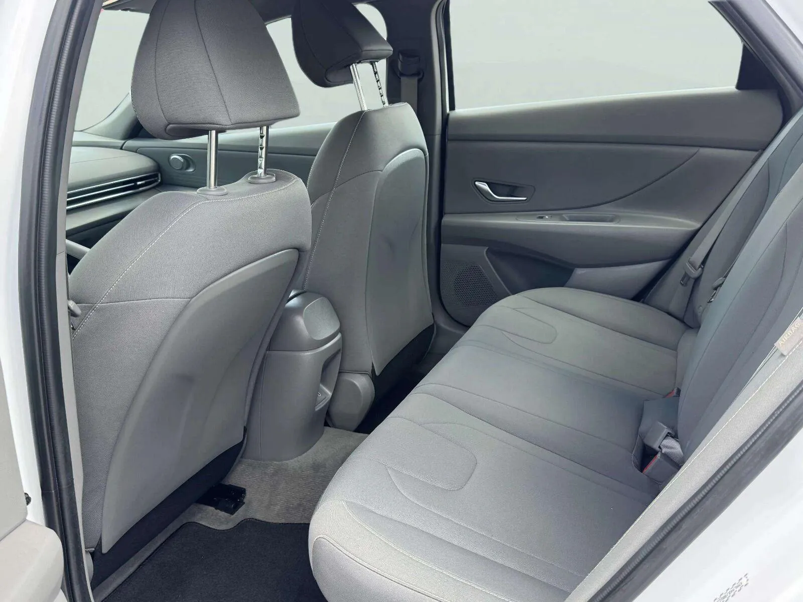 Hyundai Elantra photo 38