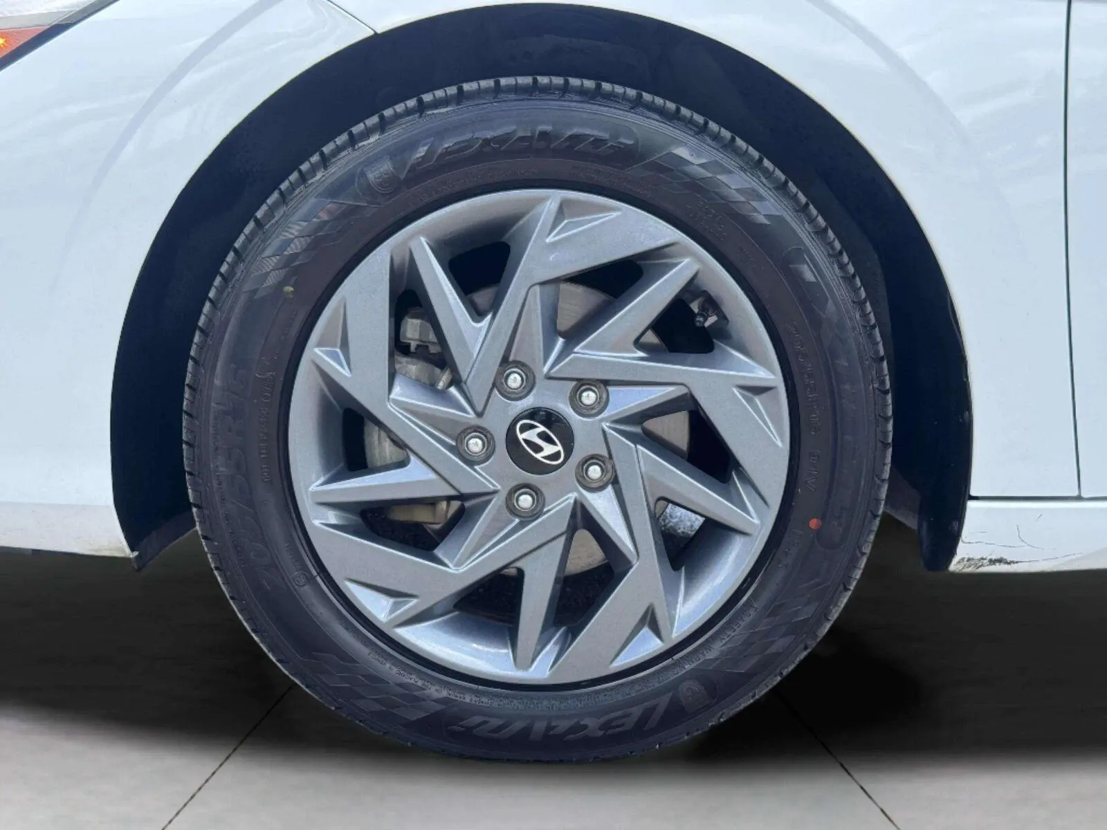 Hyundai Elantra photo 56
