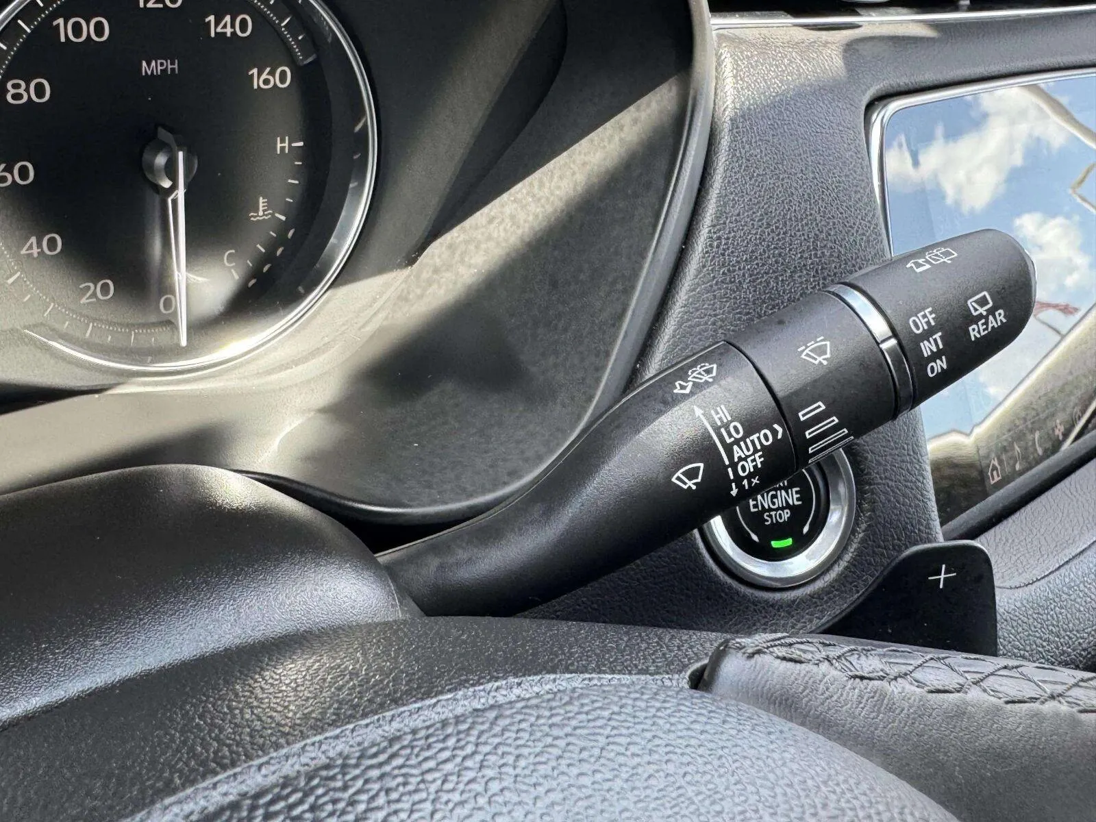 Cadillac XT4 photo 24