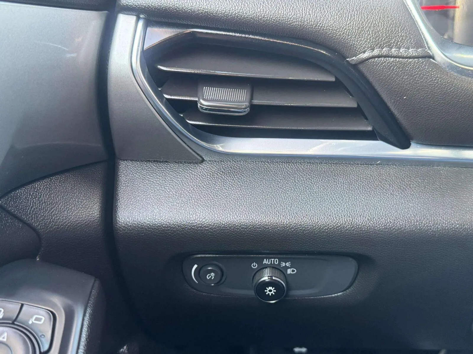 Chevrolet Traverse photo 22