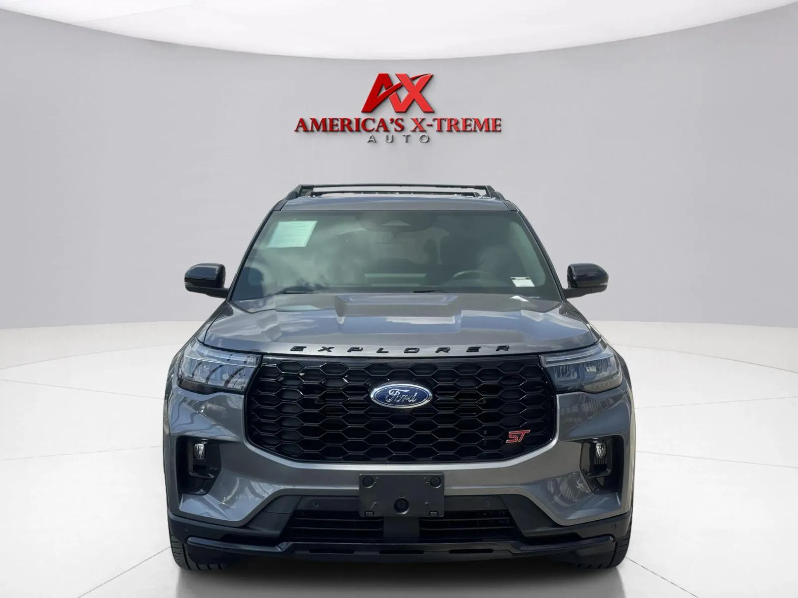 Ford Explorer photo 9