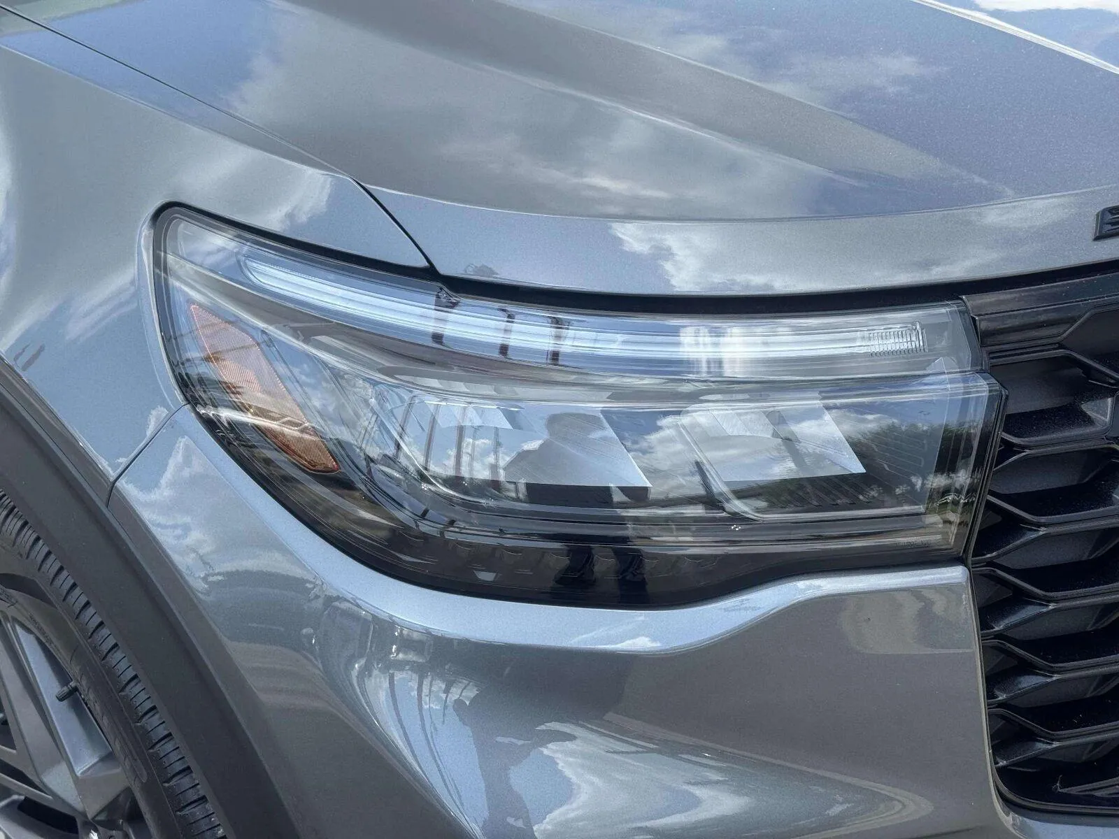 Ford Explorer photo 11