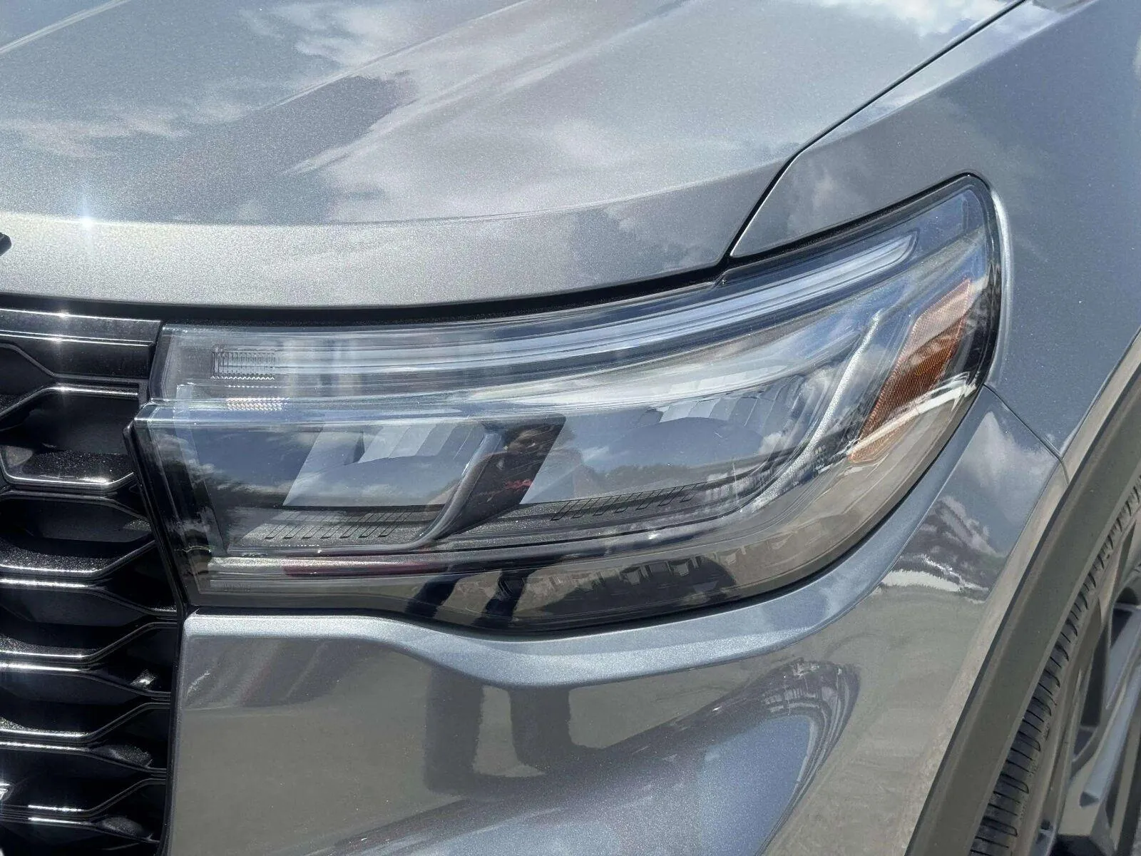 Ford Explorer photo 12